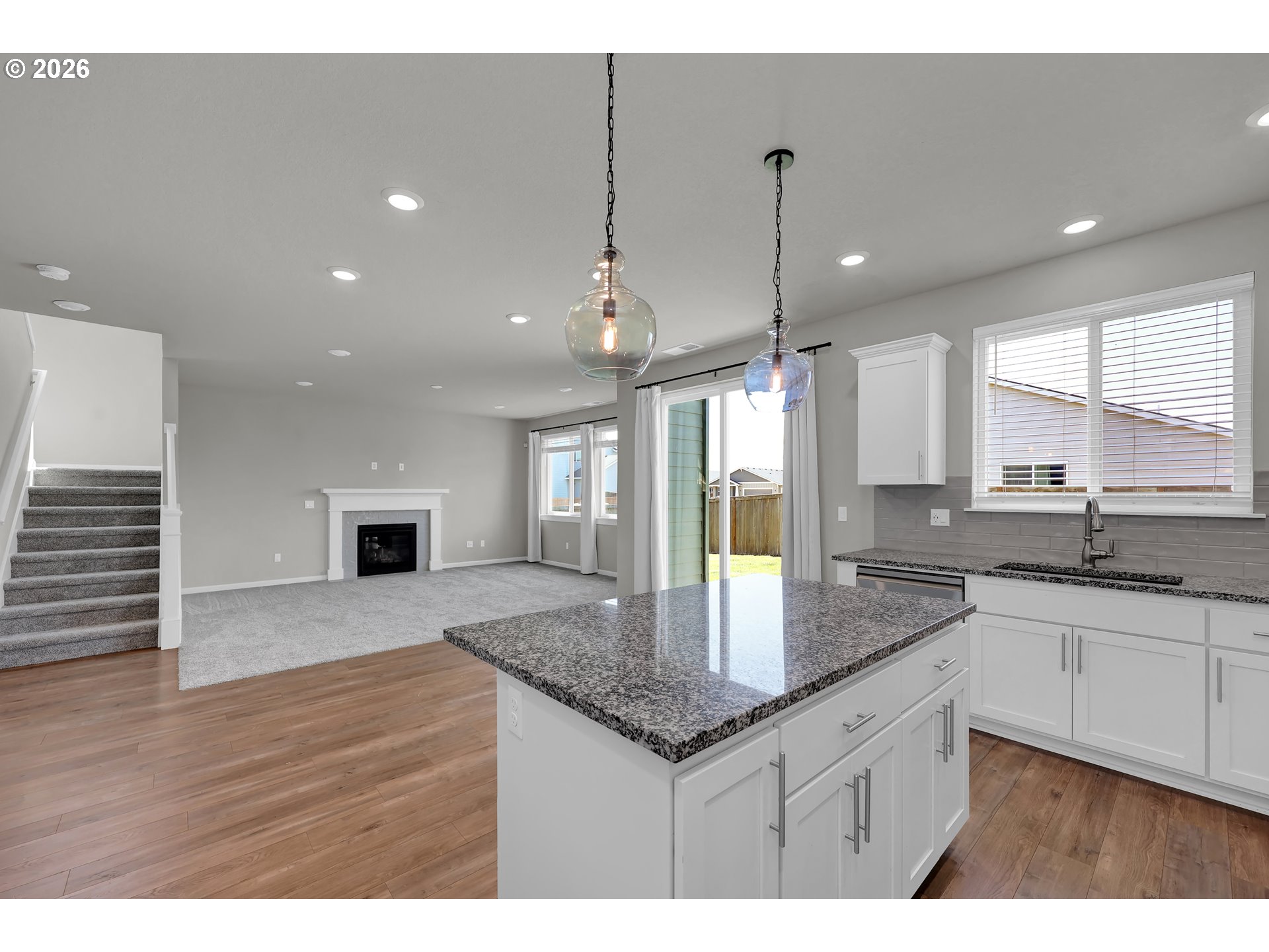 1456 FARMINGTON DR