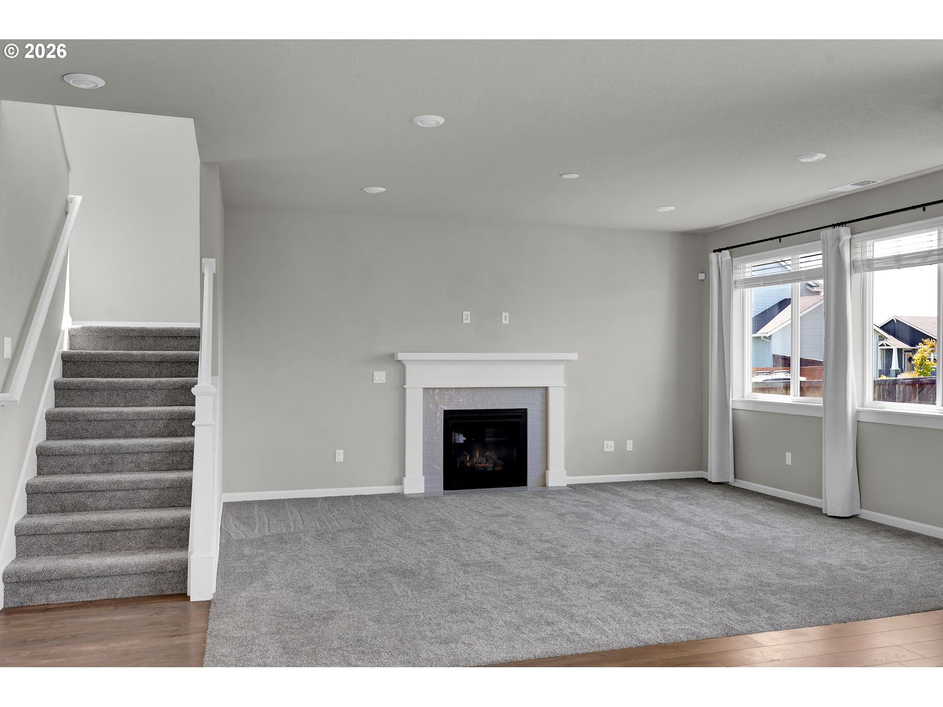 1456 FARMINGTON DR