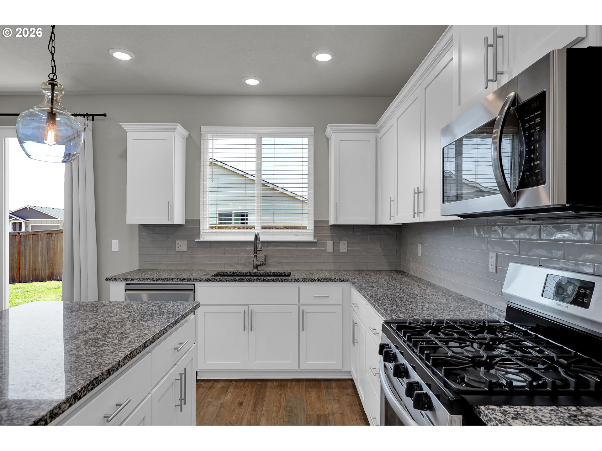 1456 FARMINGTON DR