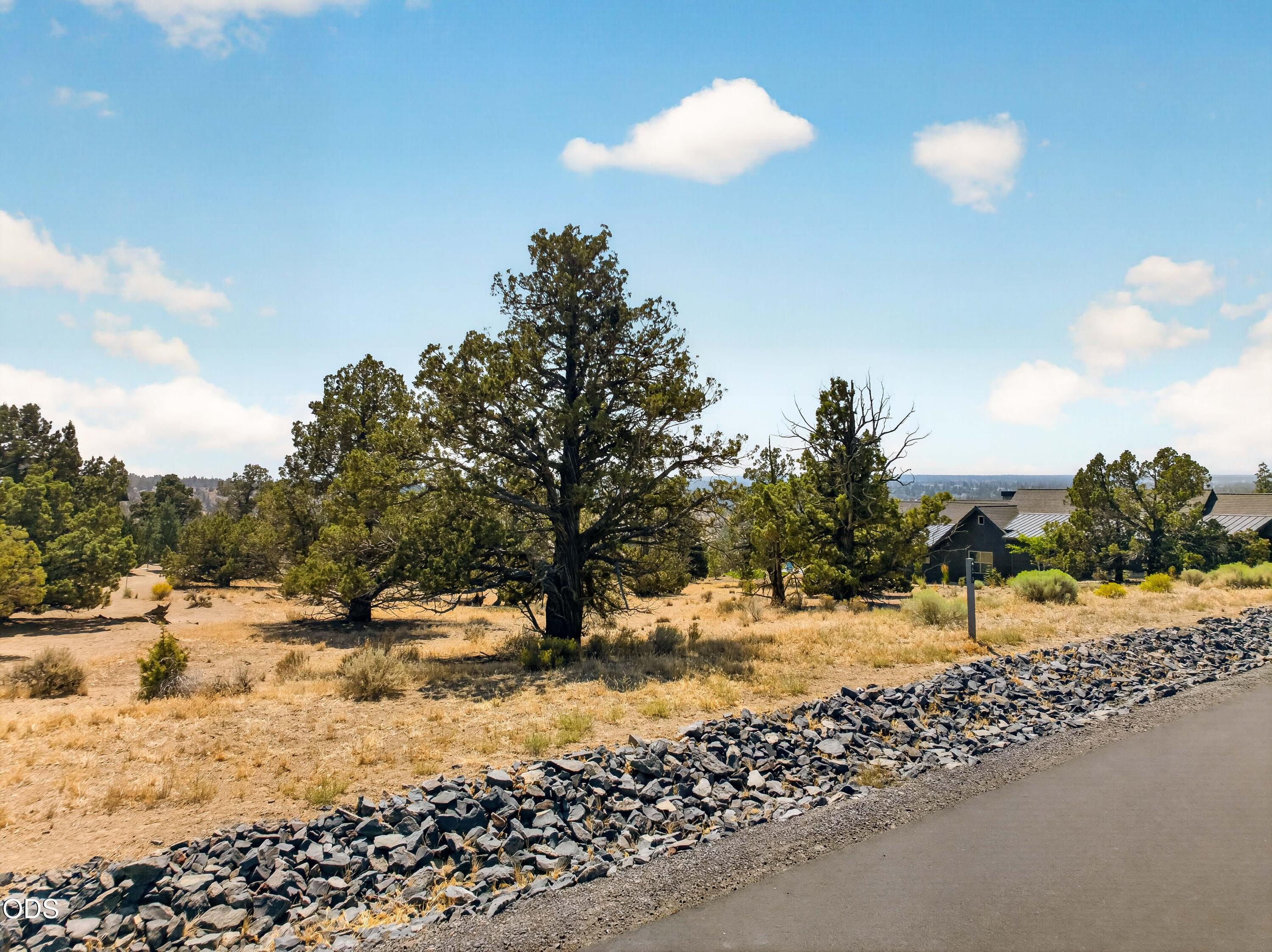 SW Starview Drive SW, 673