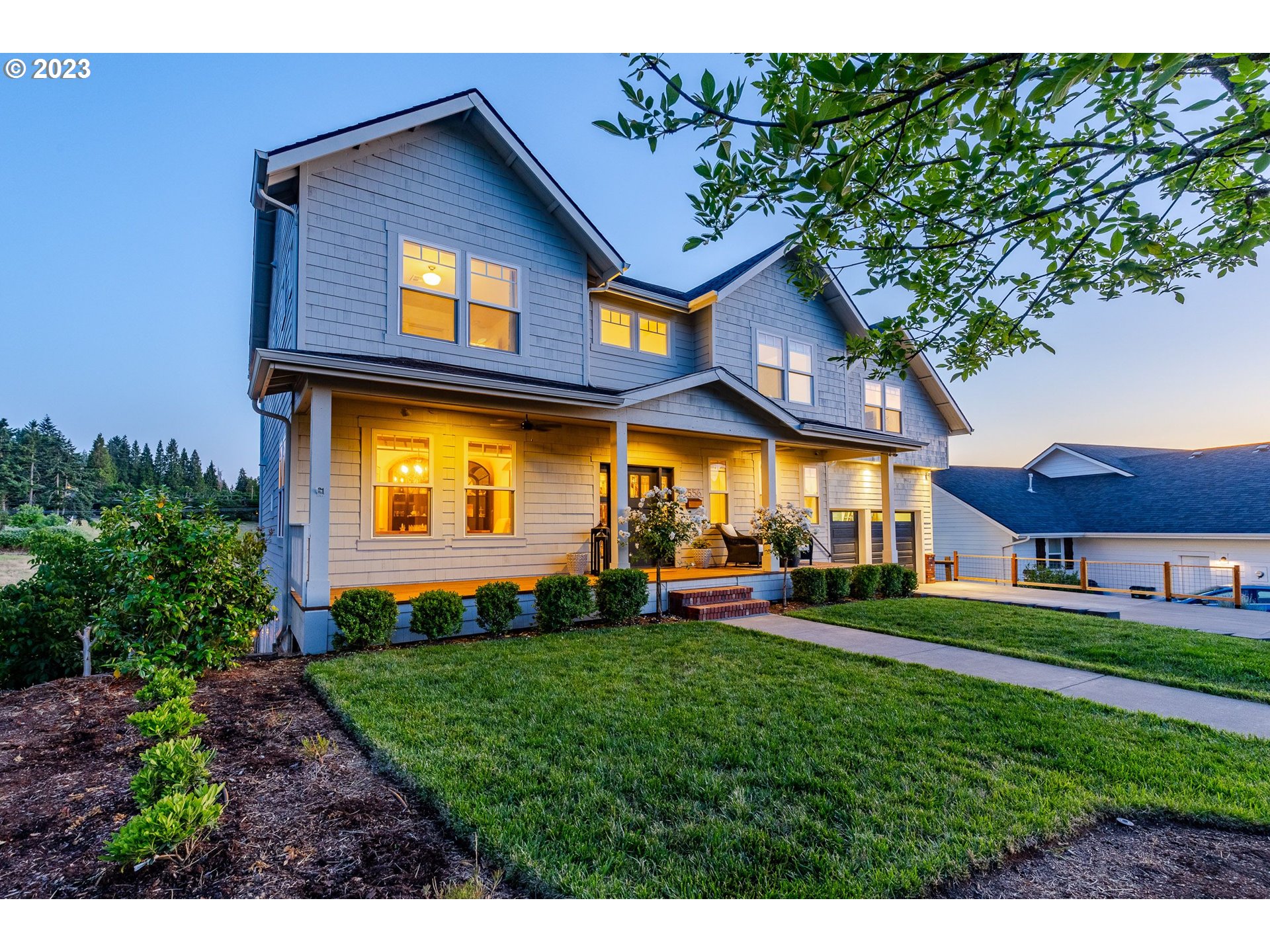 2556 ROYALANN LN