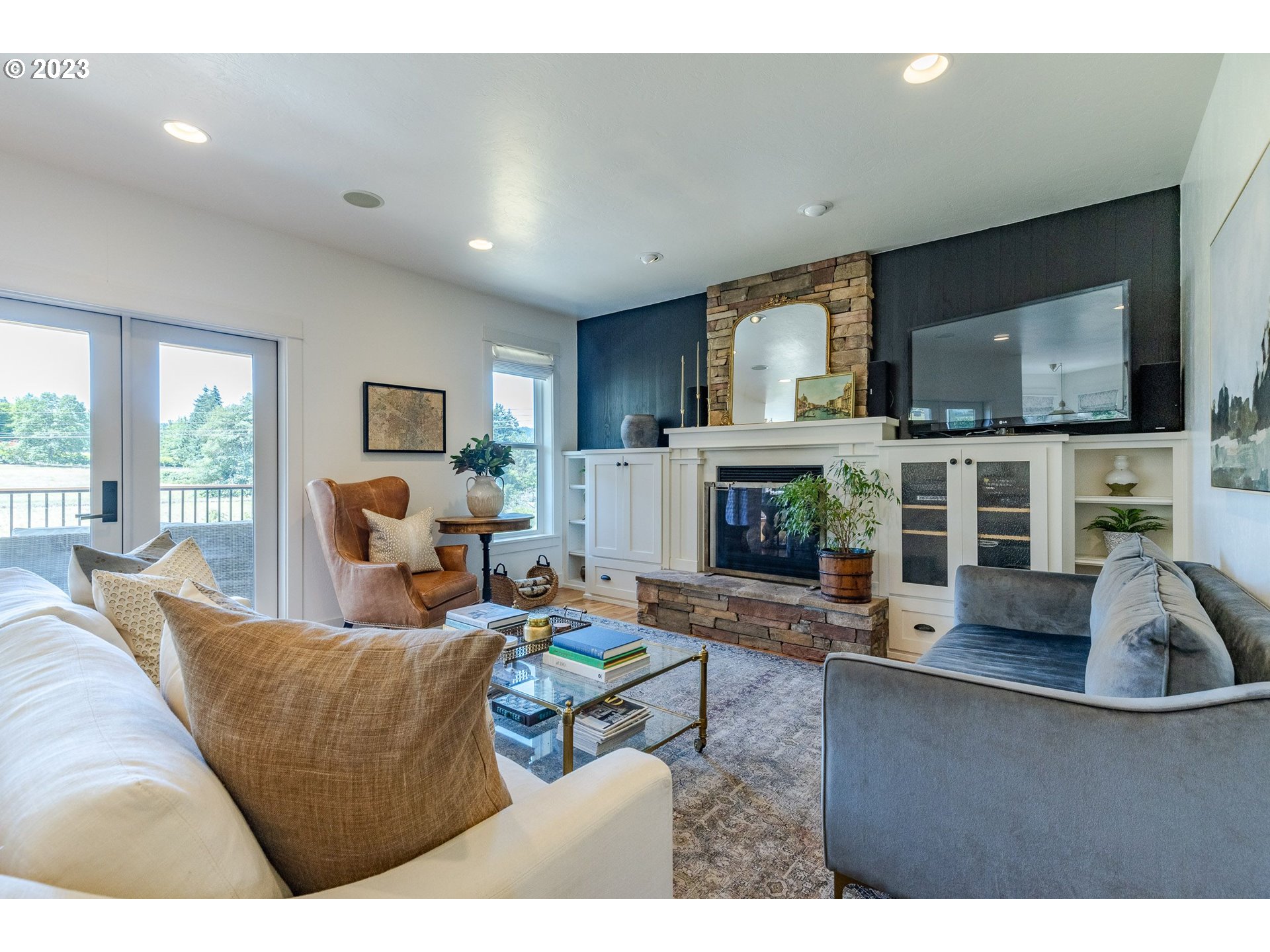 2556 ROYALANN LN