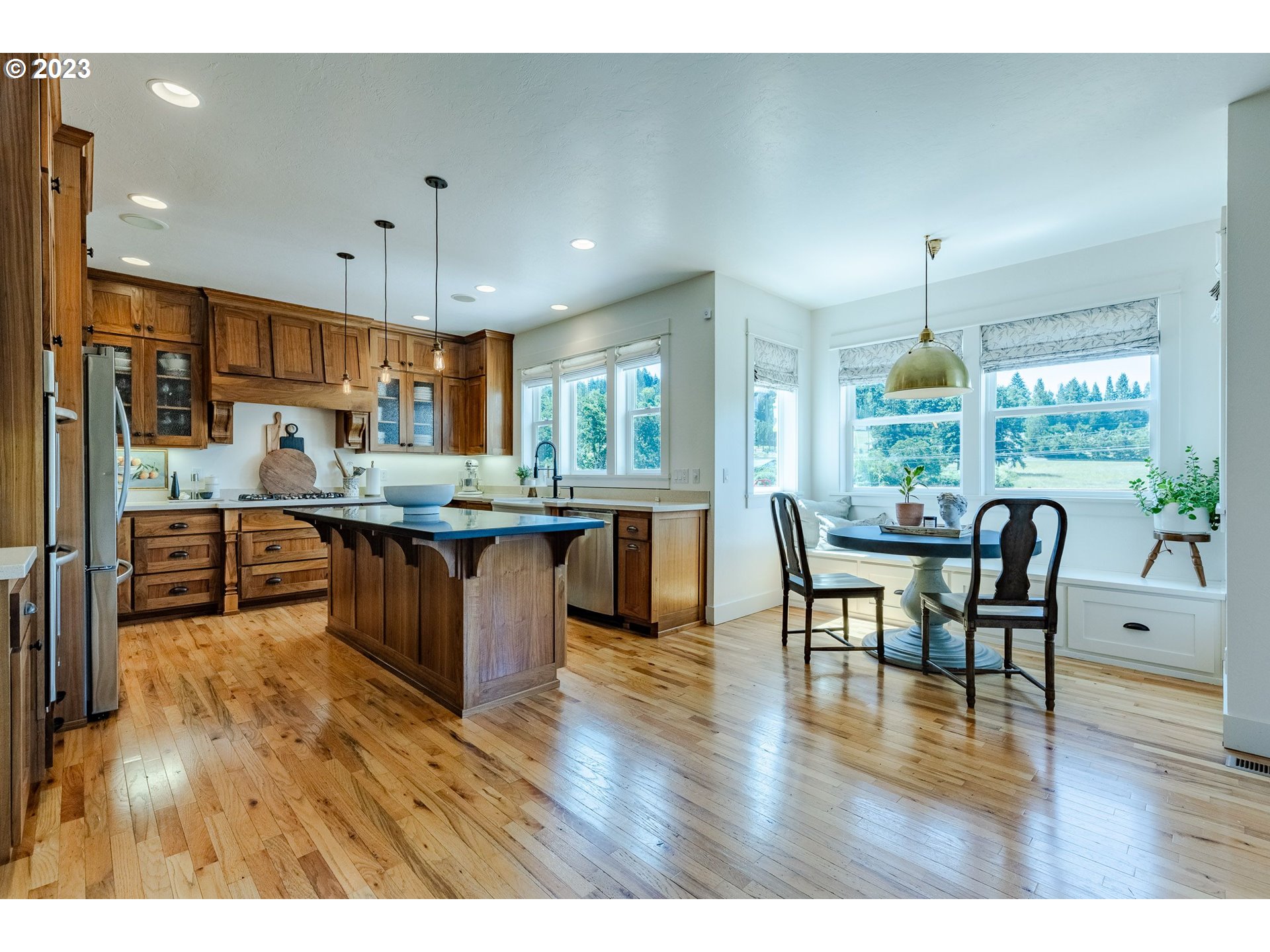 2556 ROYALANN LN
