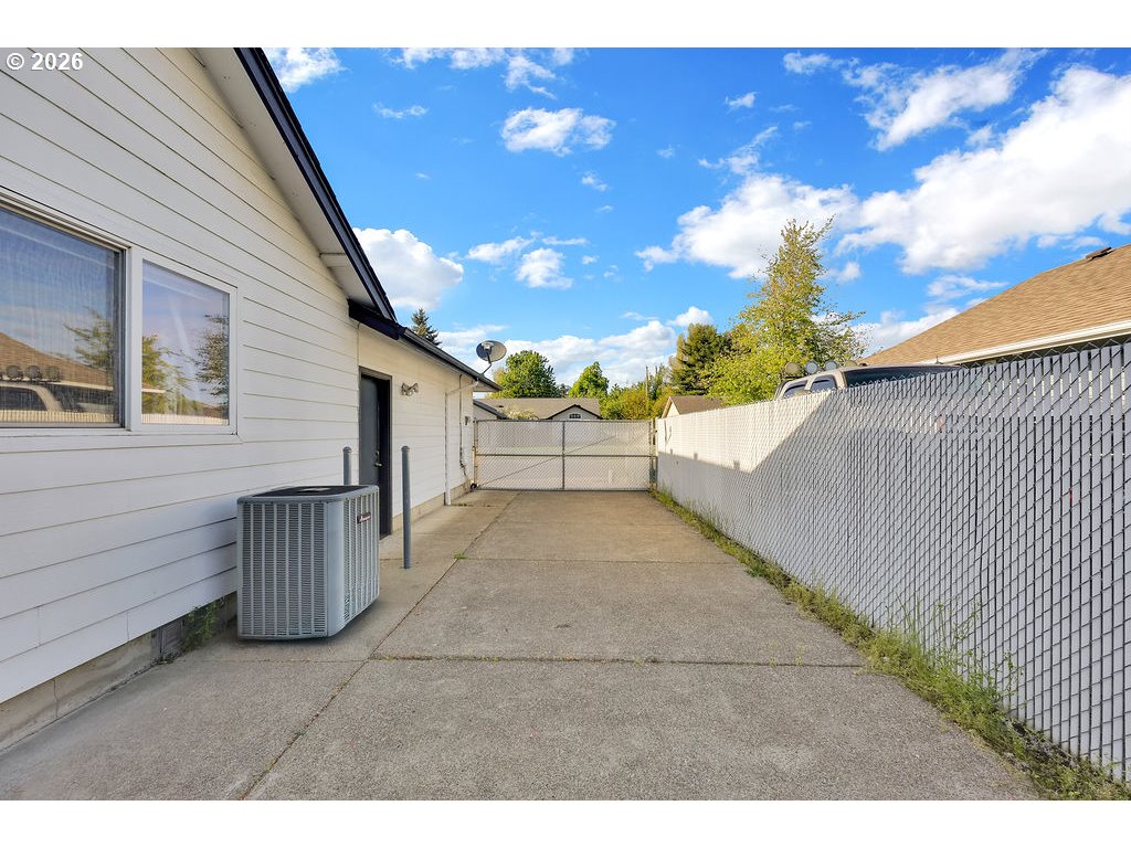 1931 BONNIE LN