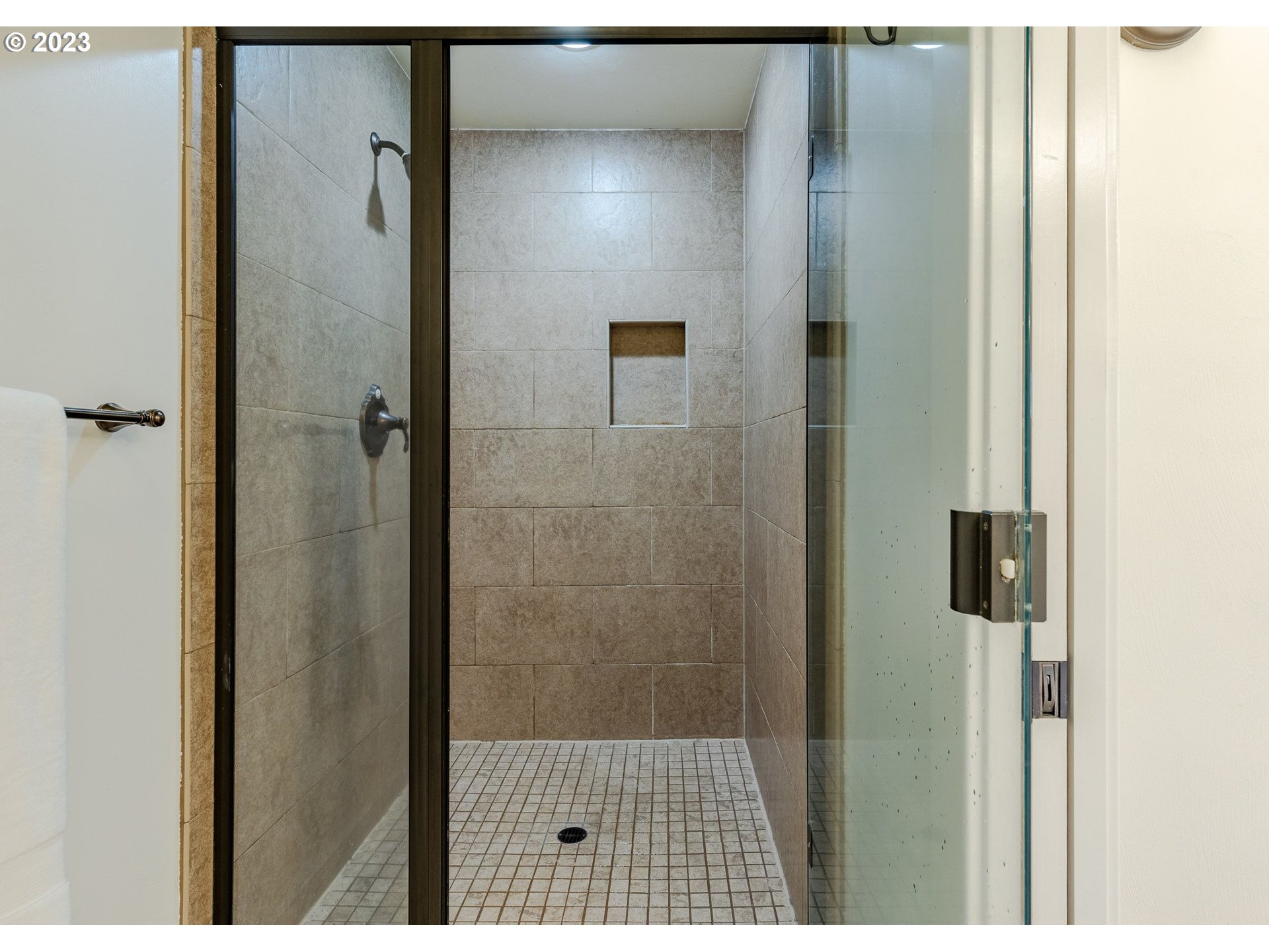 2677 VALLEY FORGE DR