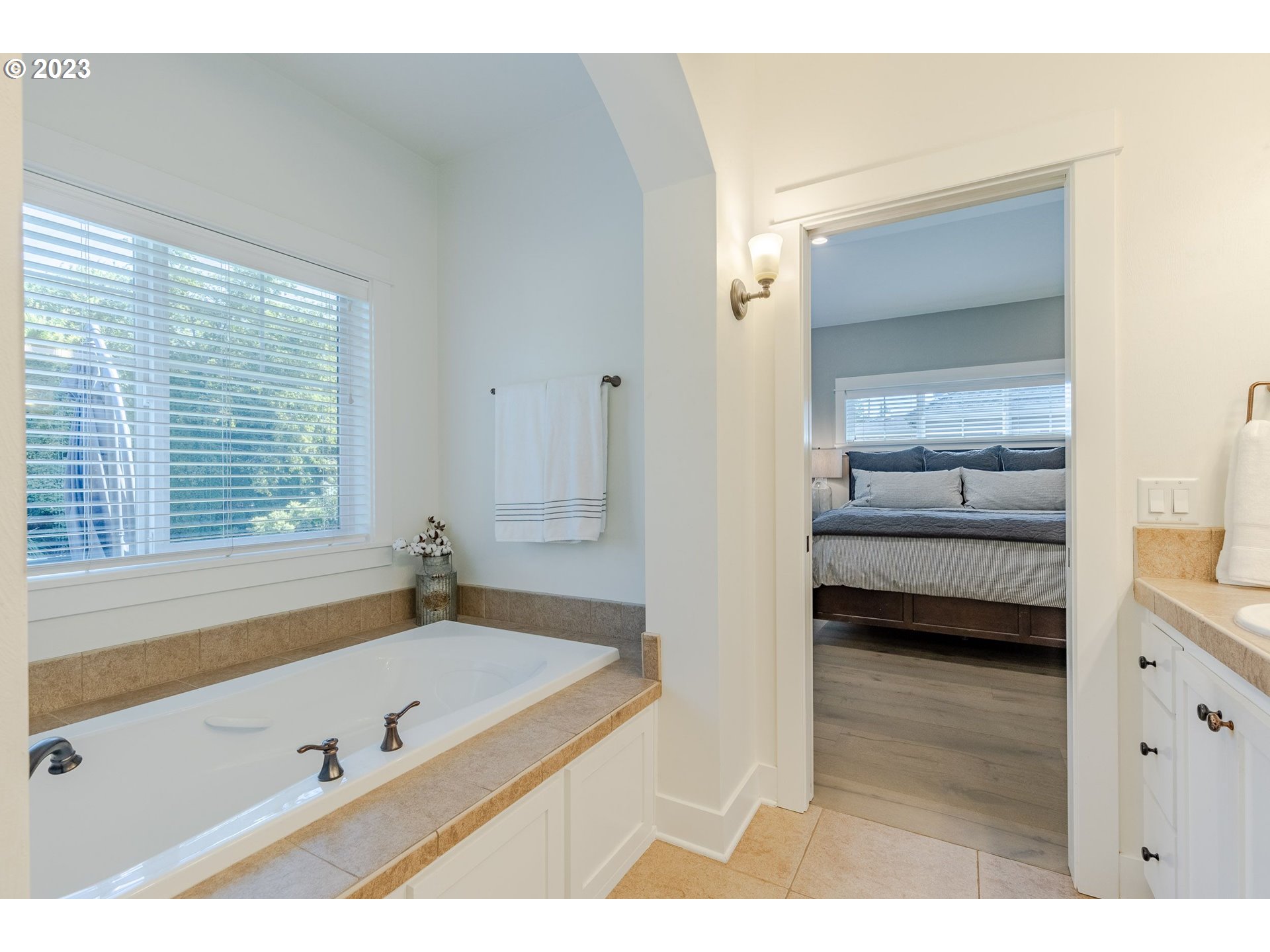 2677 VALLEY FORGE DR