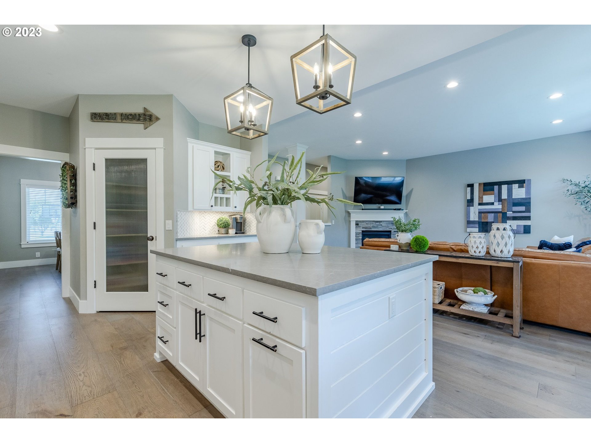 2677 VALLEY FORGE DR