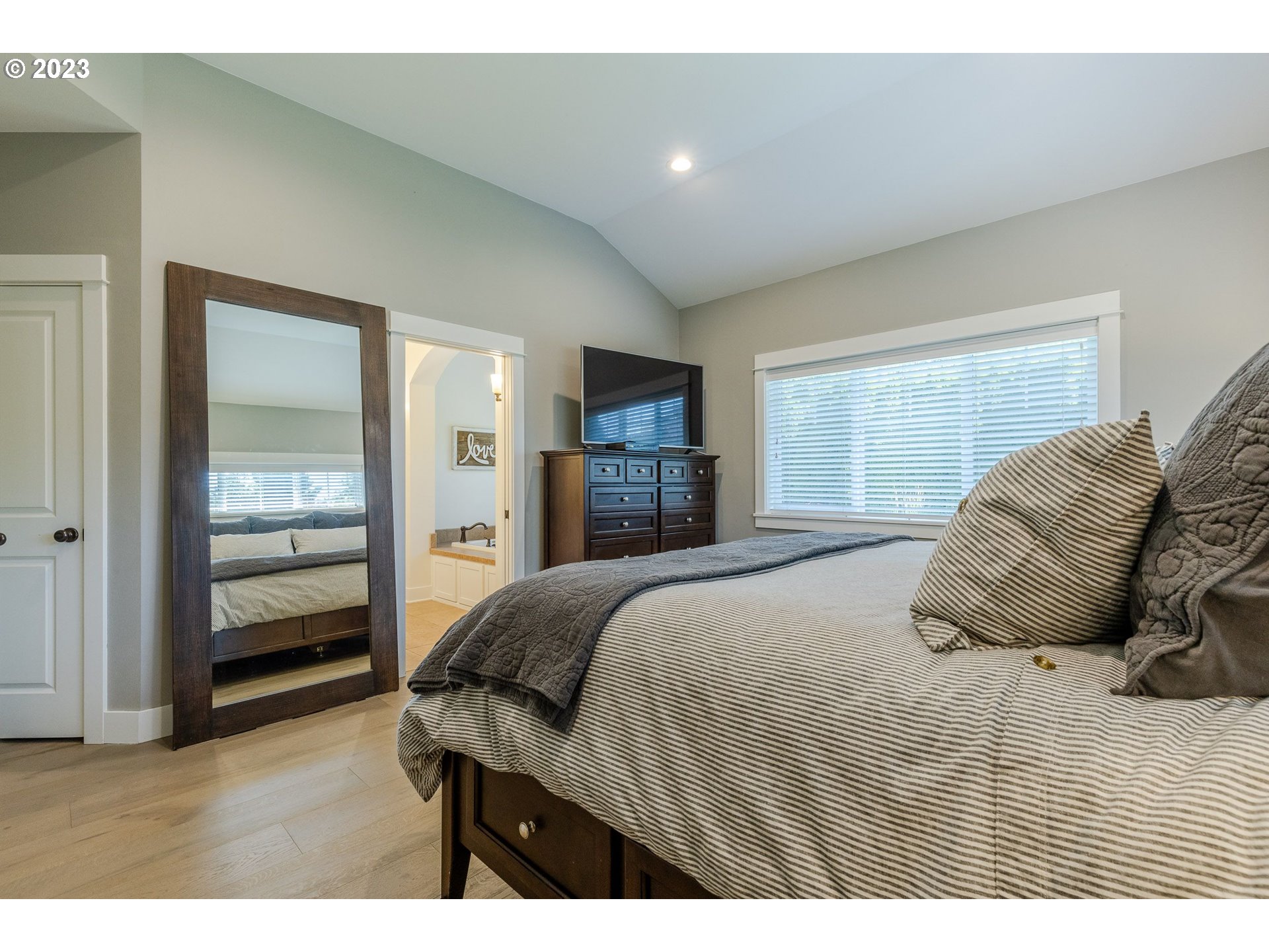 2677 VALLEY FORGE DR