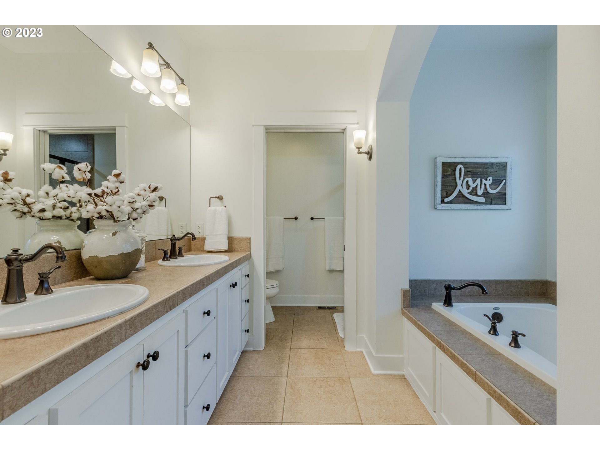 2677 VALLEY FORGE DR