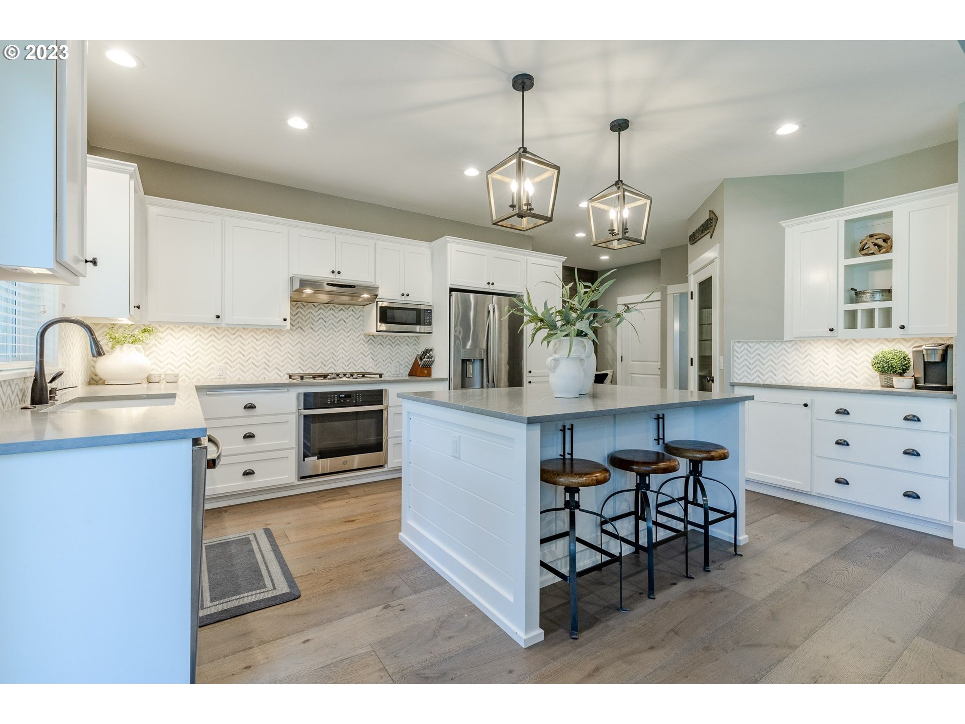 2677 VALLEY FORGE DR