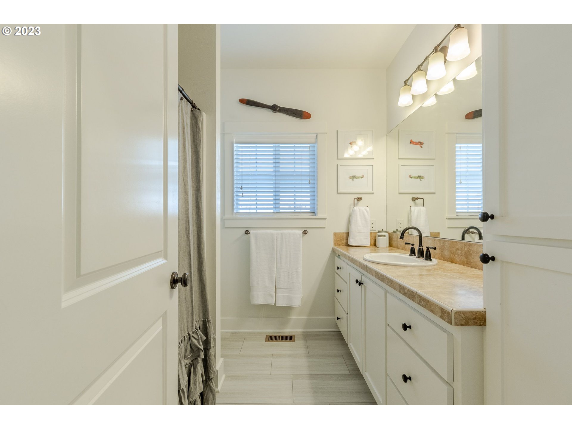 2677 VALLEY FORGE DR