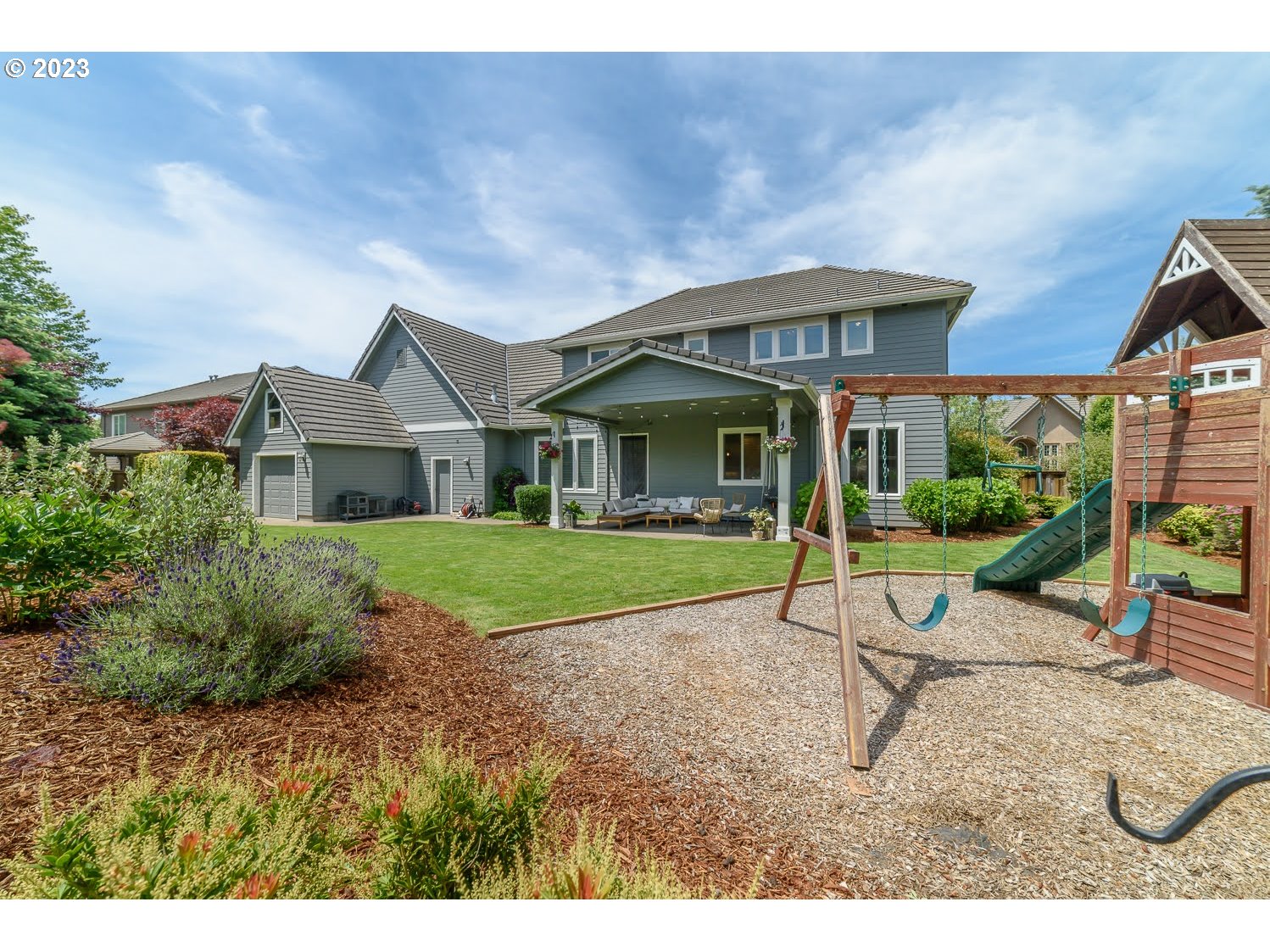 3745 MEADOW VIEW DR