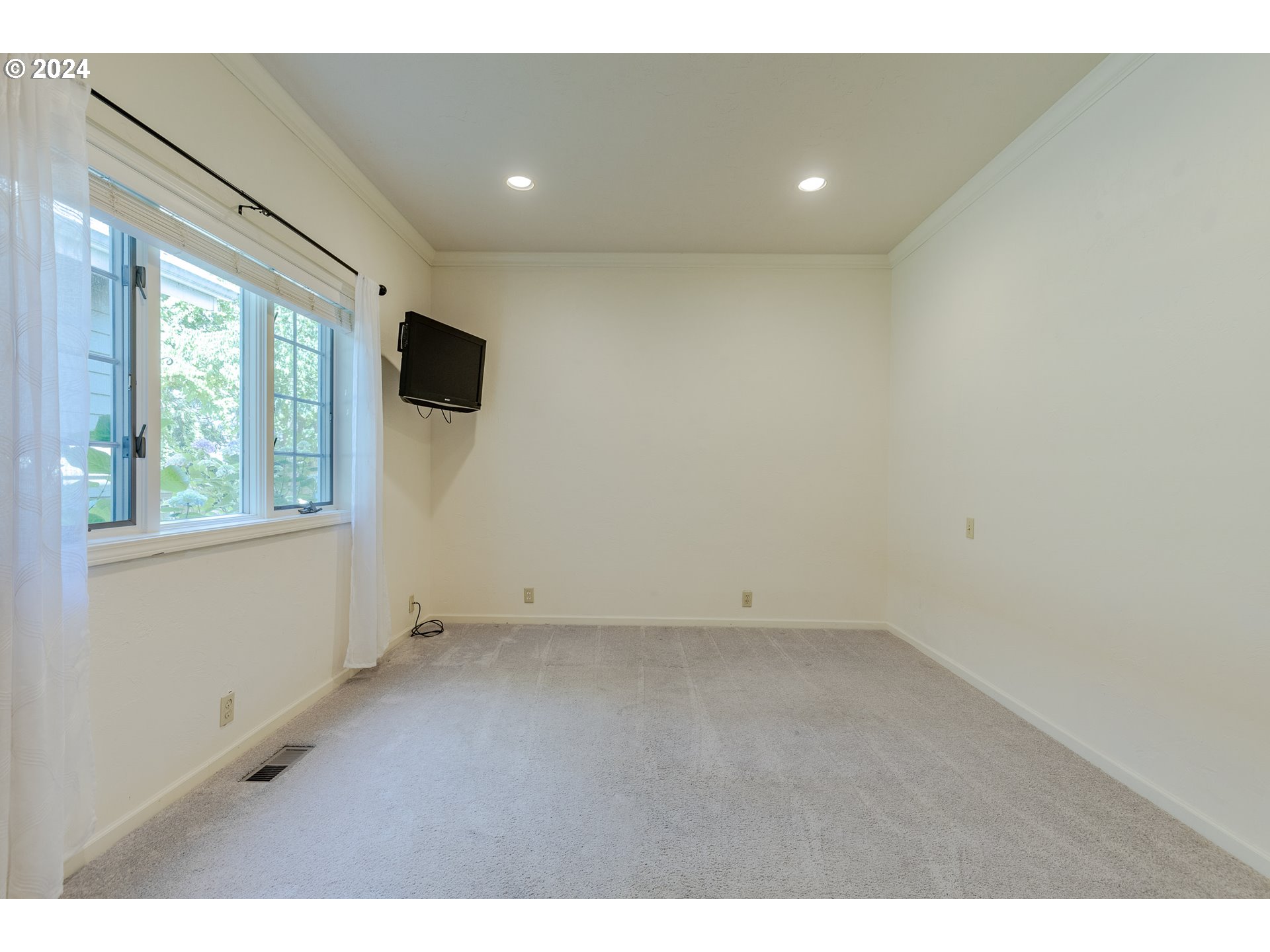 59 CONSTANTINE PL