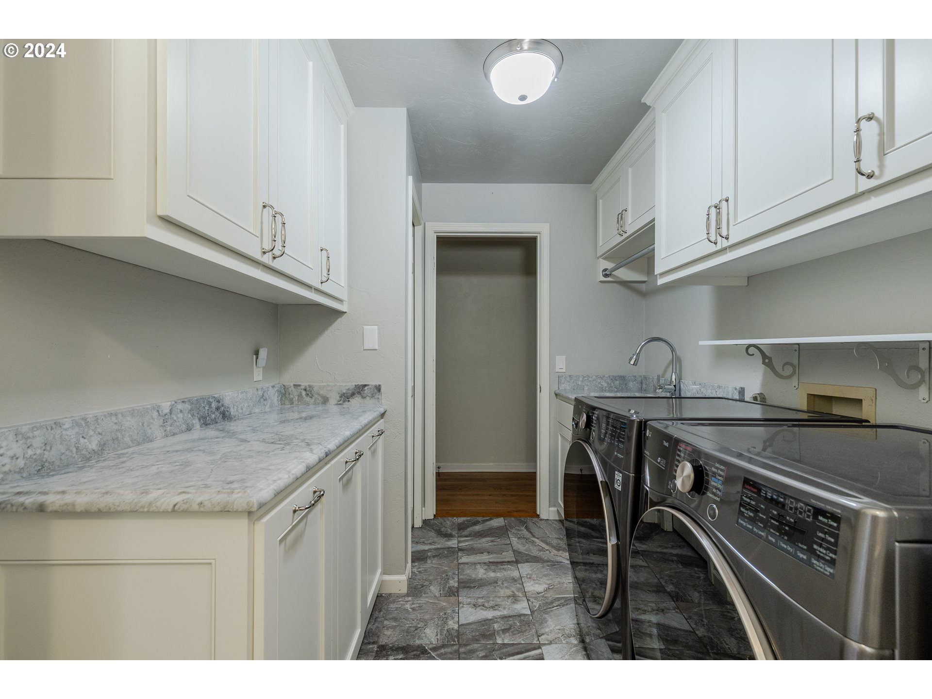 59 CONSTANTINE PL
