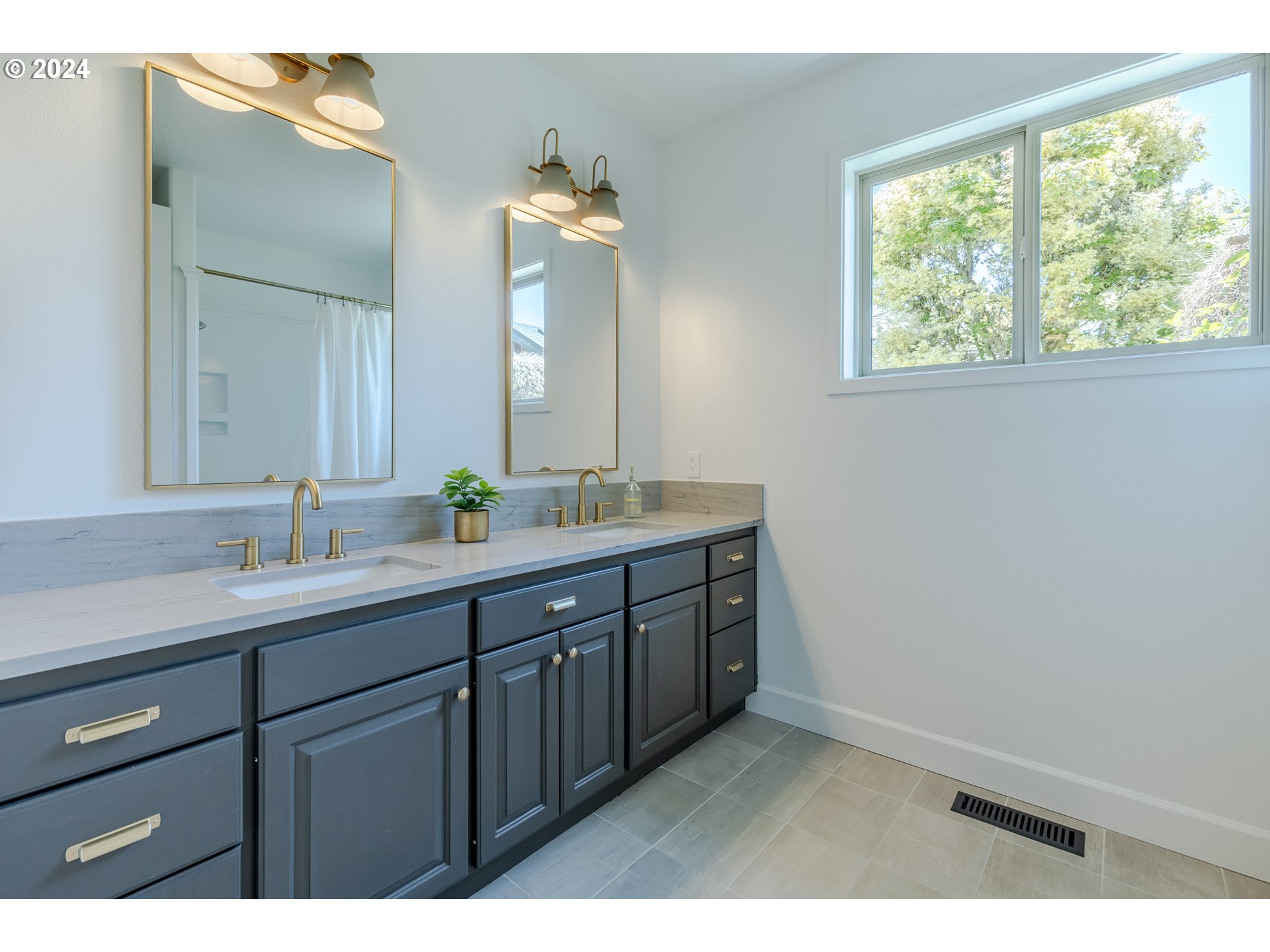 2928 DARRIEN