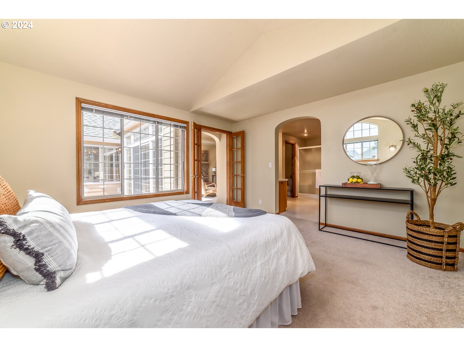 985 CHATEAU MEADOWS DR