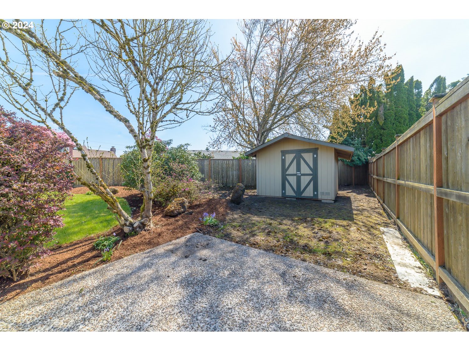 985 CHATEAU MEADOWS DR