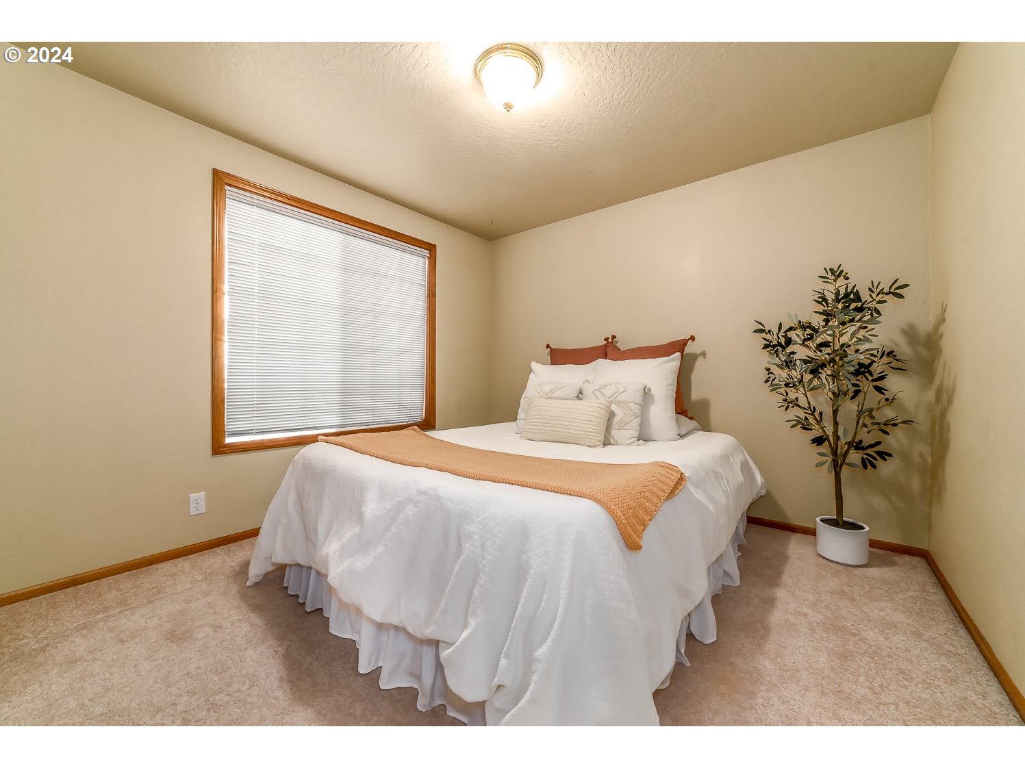 985 CHATEAU MEADOWS DR