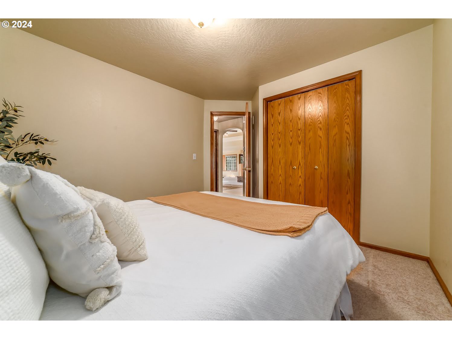 985 CHATEAU MEADOWS DR