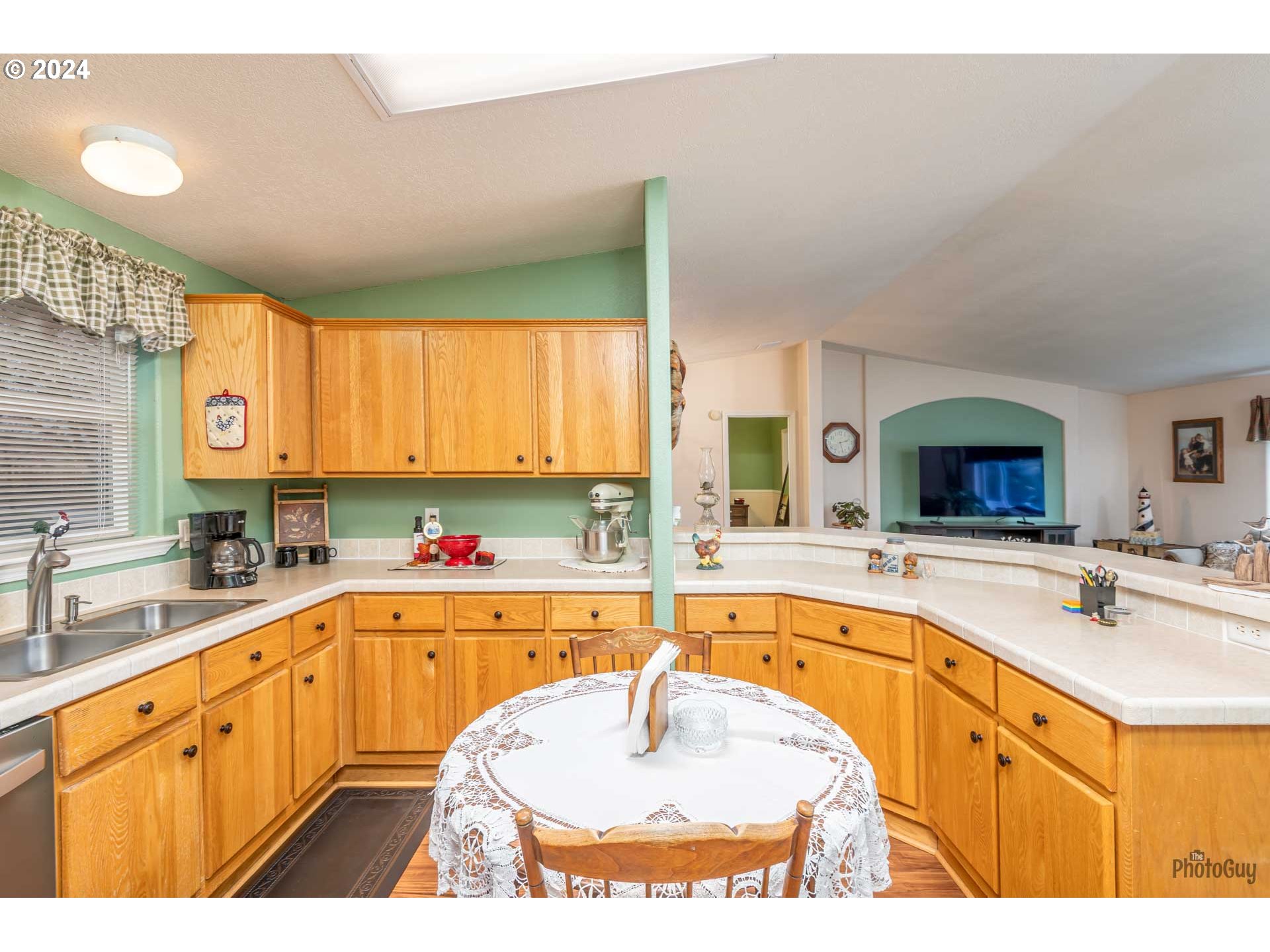 3220 CRESCENT AVE 95