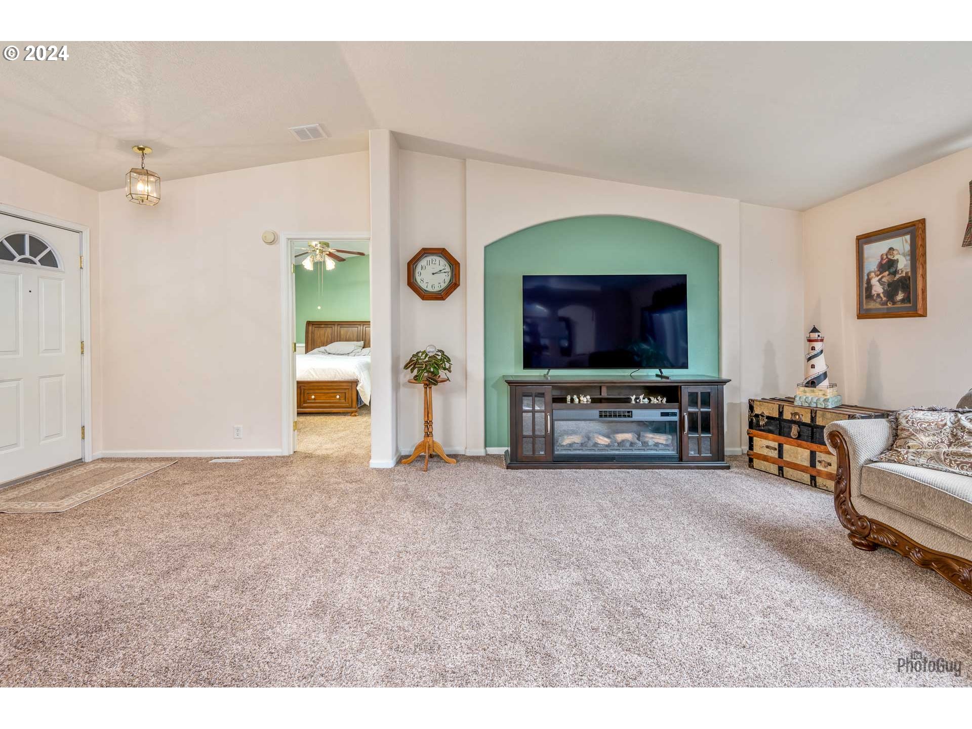 3220 CRESCENT AVE 95