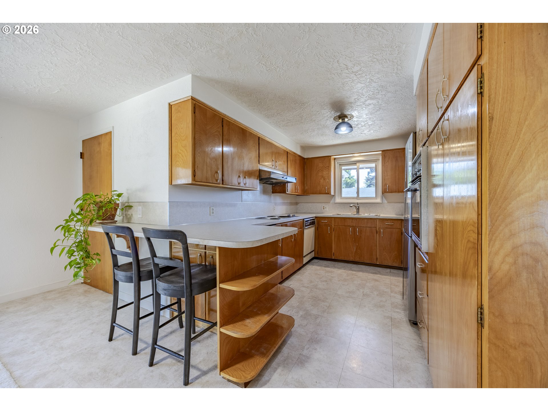 1458 YOLANDA AVE
