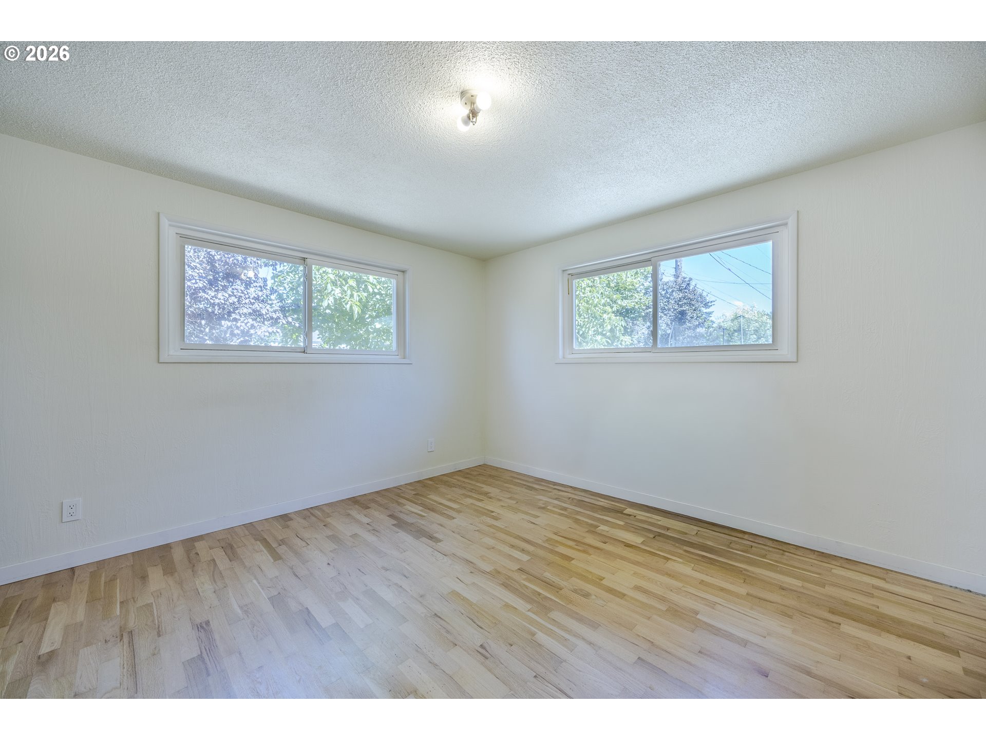 1458 YOLANDA AVE