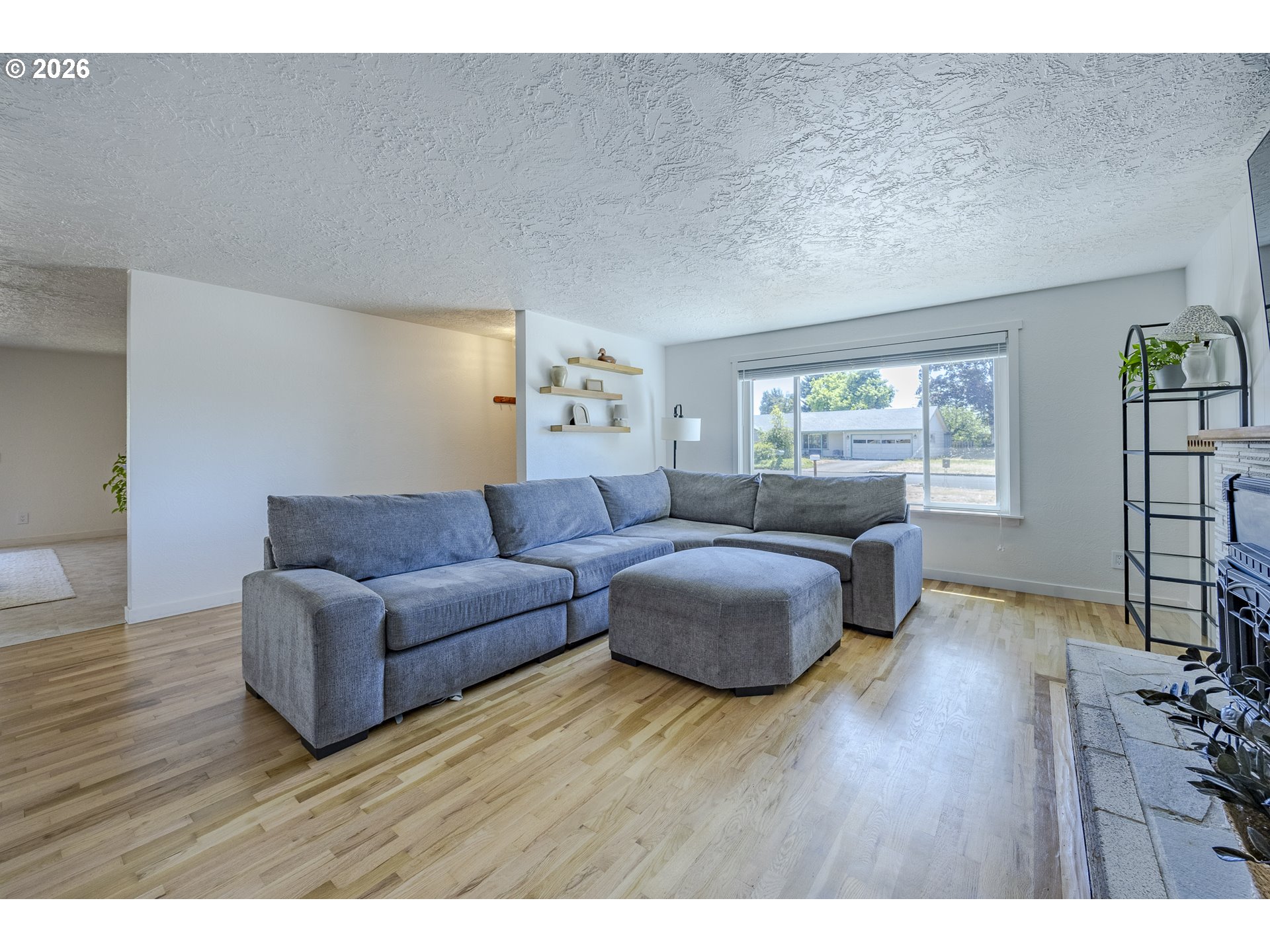 1458 YOLANDA AVE