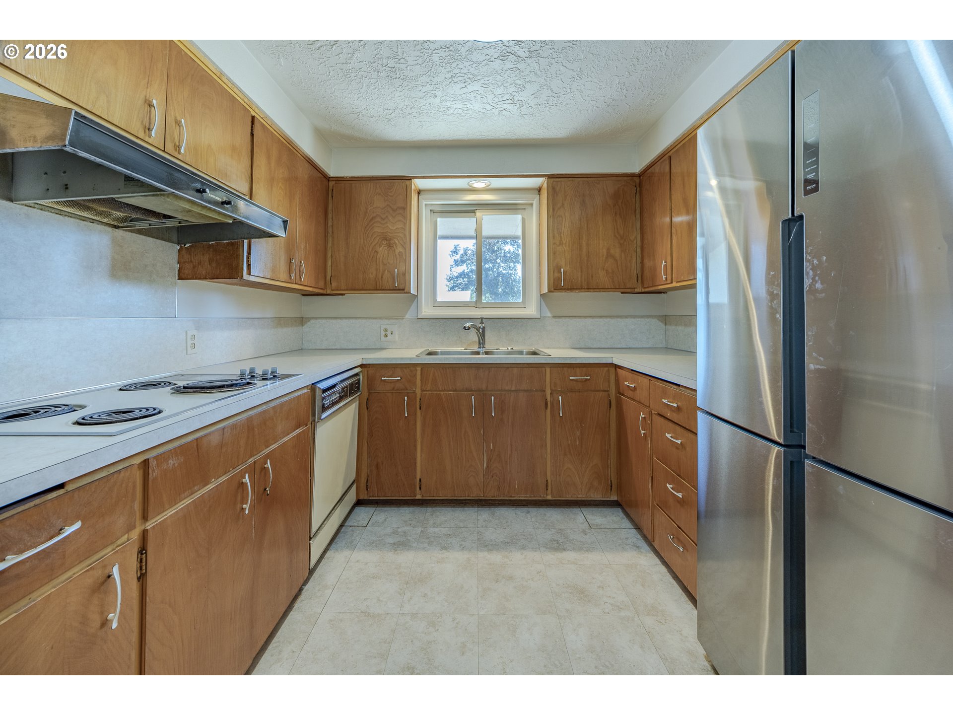 1458 YOLANDA AVE