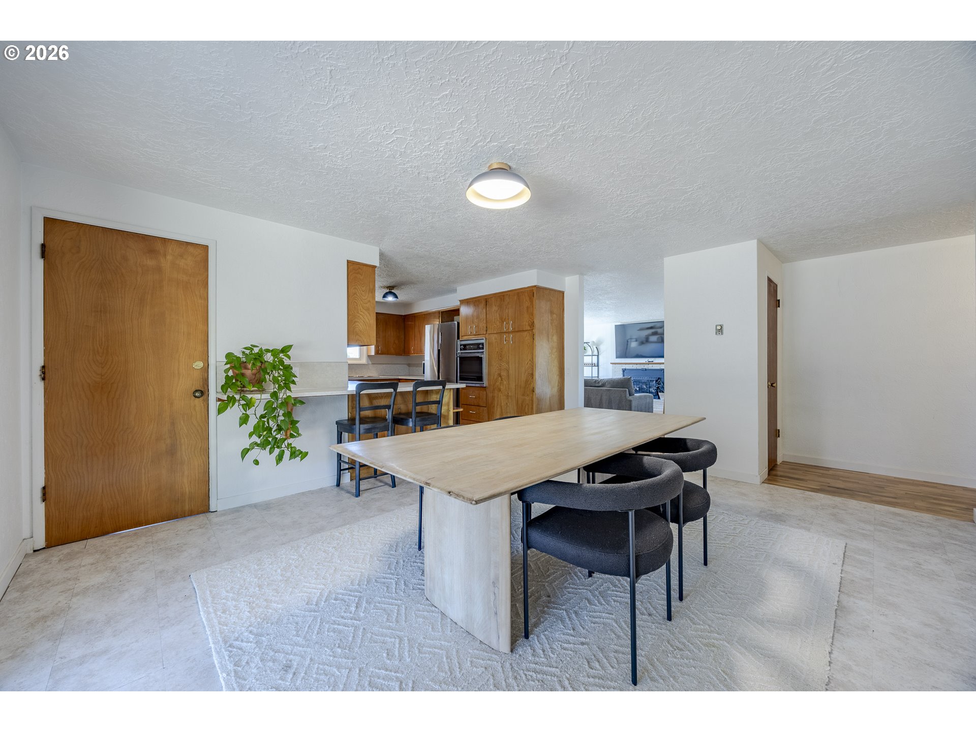 1458 YOLANDA AVE