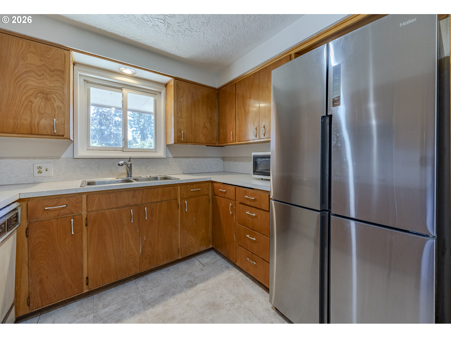 1458 YOLANDA AVE