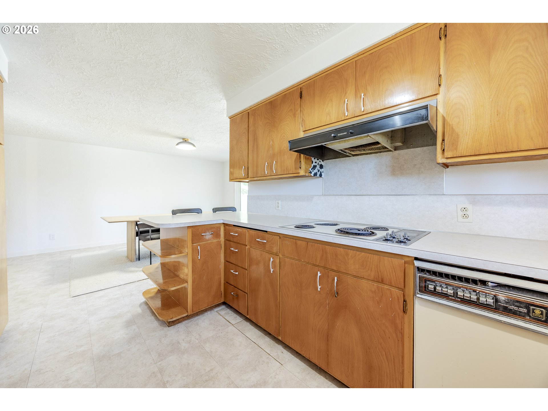 1458 YOLANDA AVE