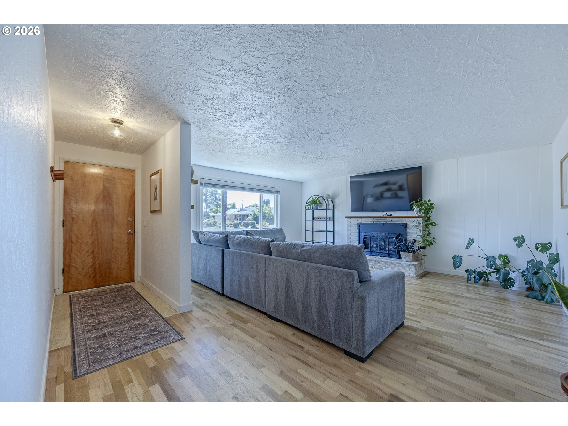 1458 YOLANDA AVE