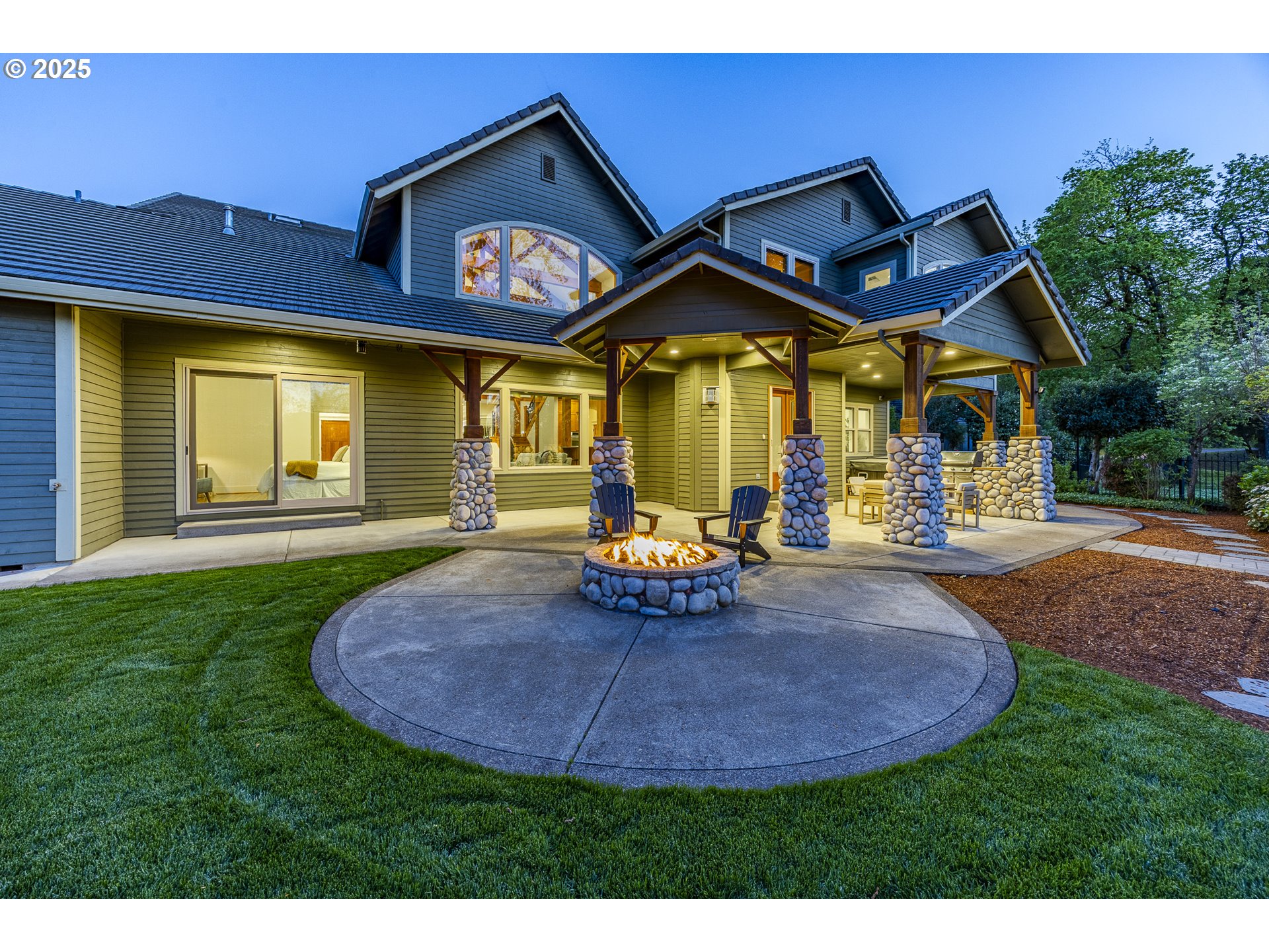 2892 RIVERWALK LOOP