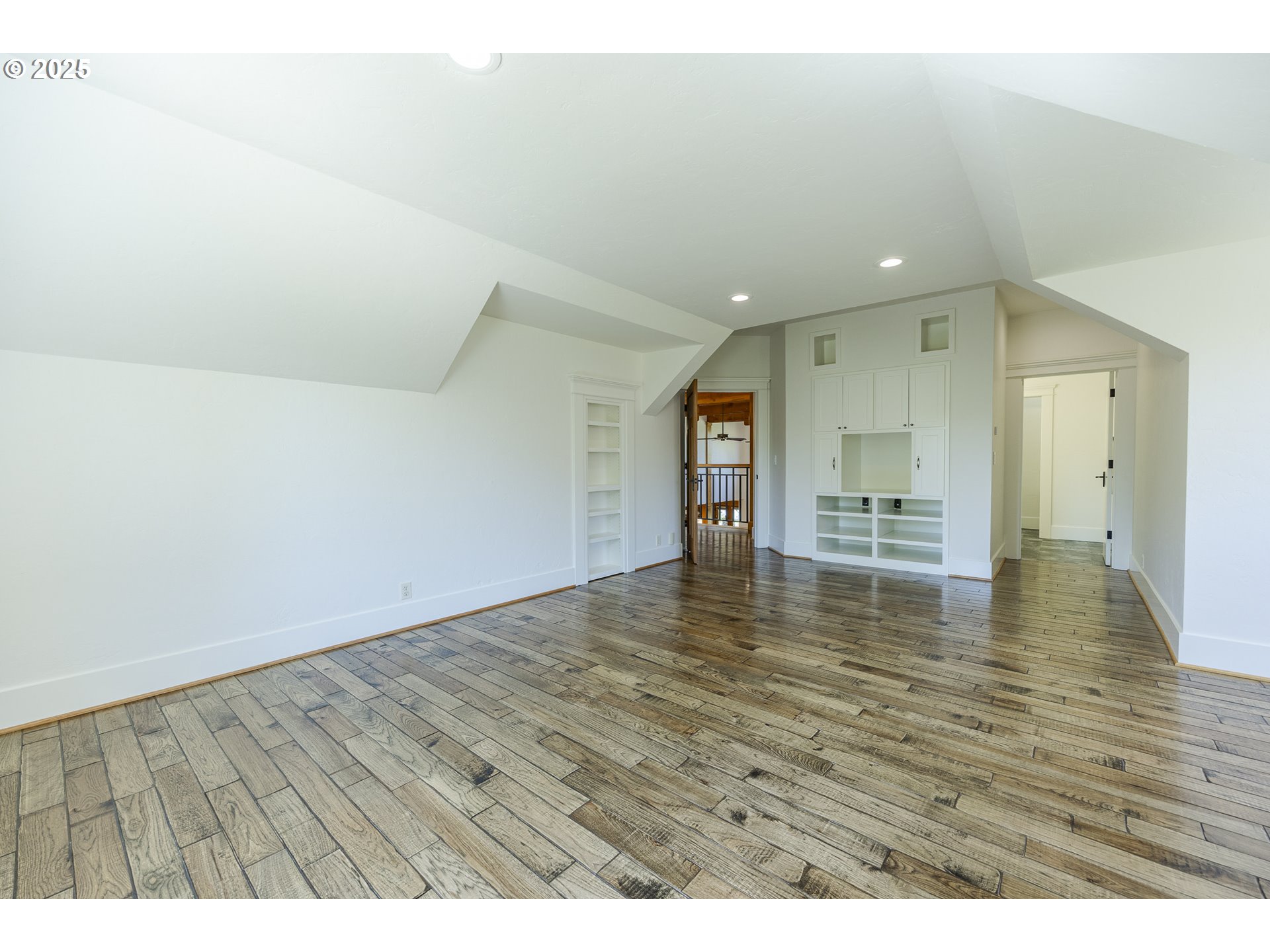 2892 RIVERWALK LOOP