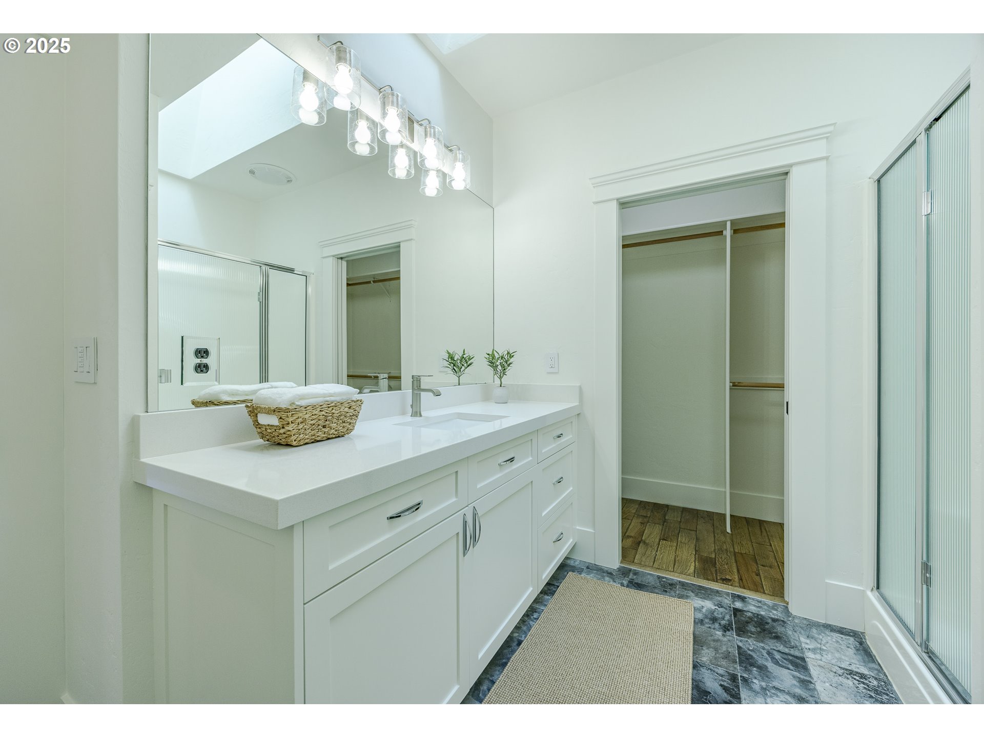 2892 RIVERWALK LOOP