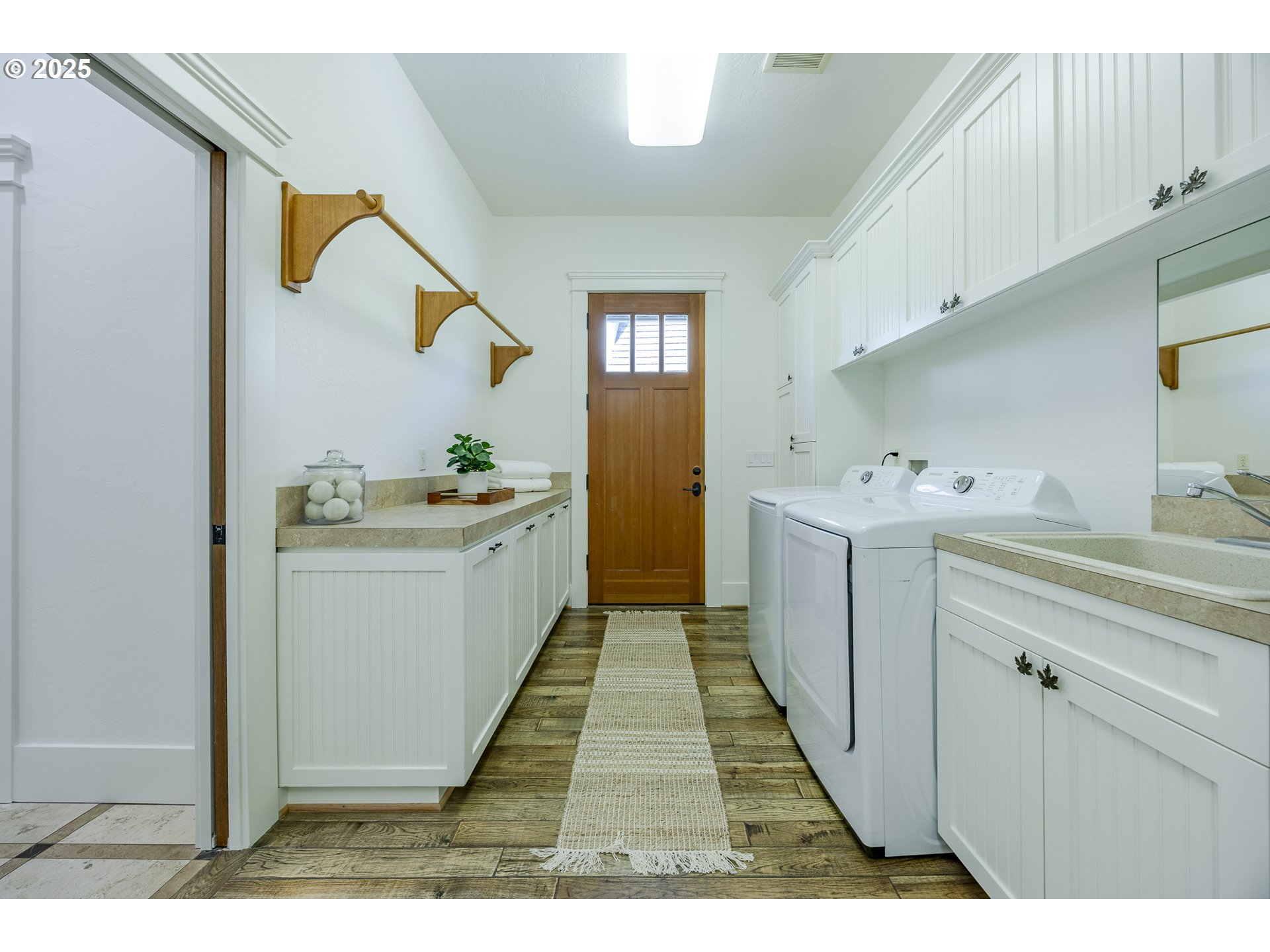 2892 RIVERWALK LOOP