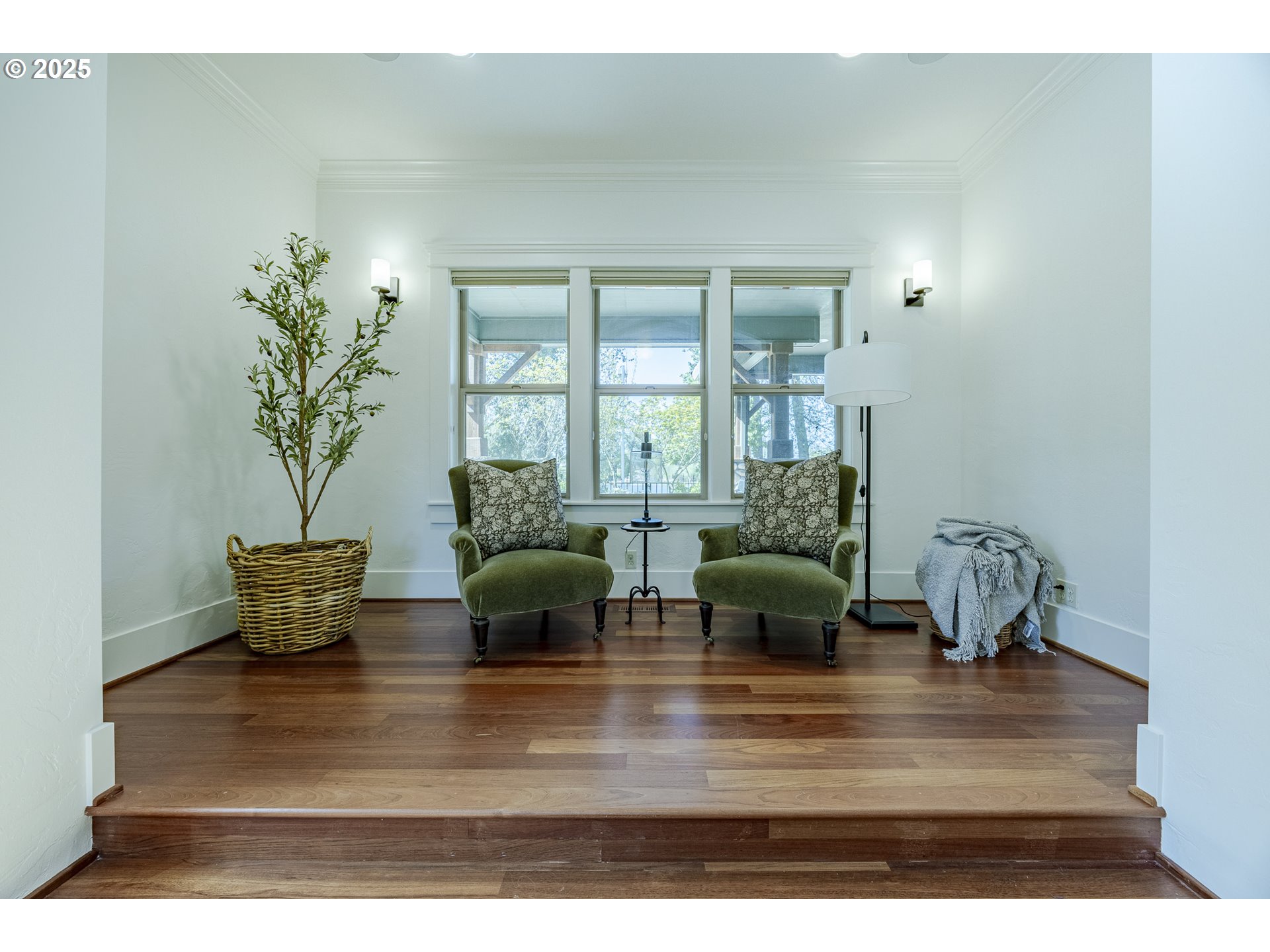 2892 RIVERWALK LOOP