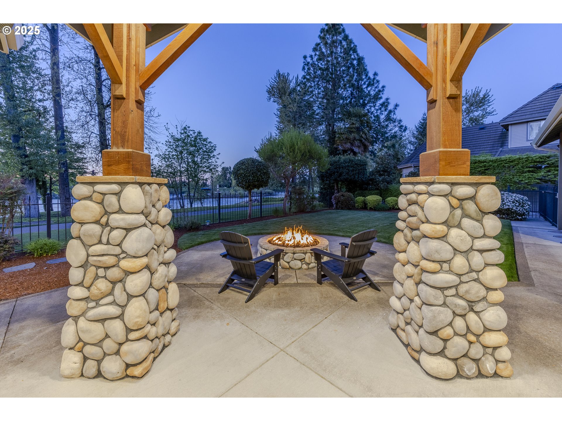 2892 RIVERWALK LOOP