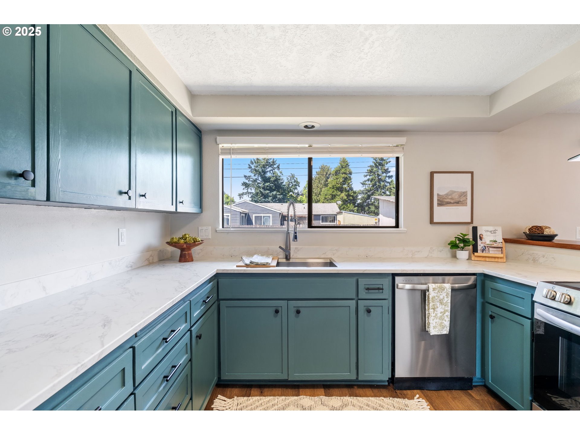 492 W OLYMPIC ST