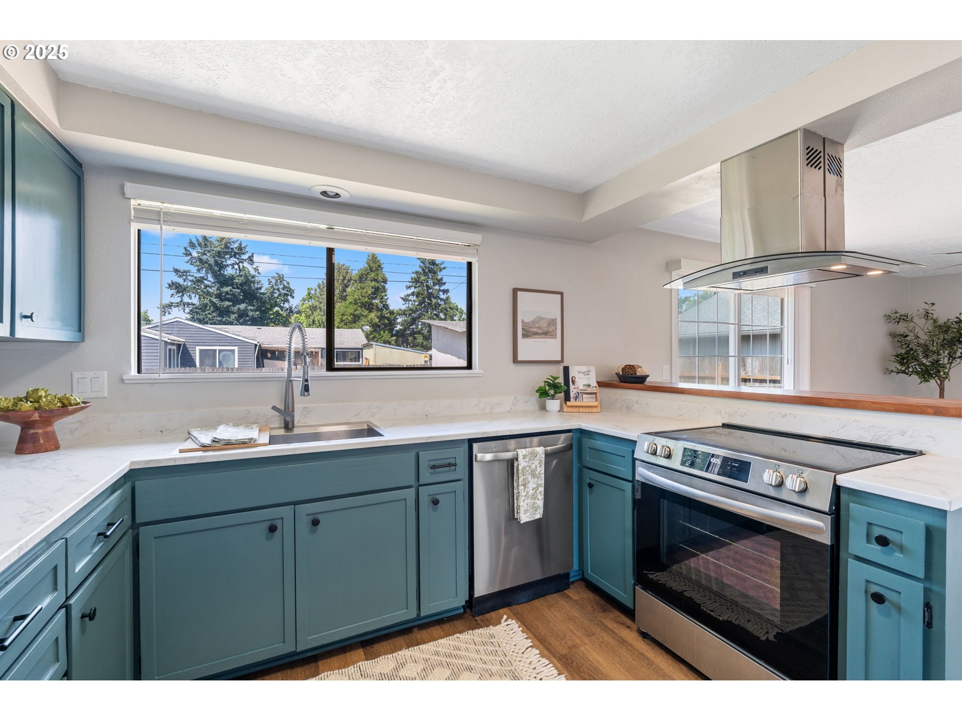 492 W OLYMPIC ST