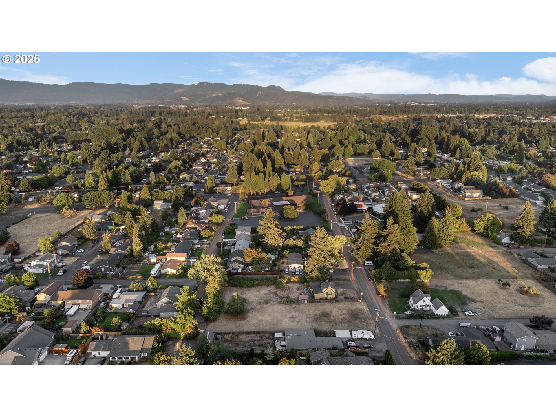 185 FERNDALE DR