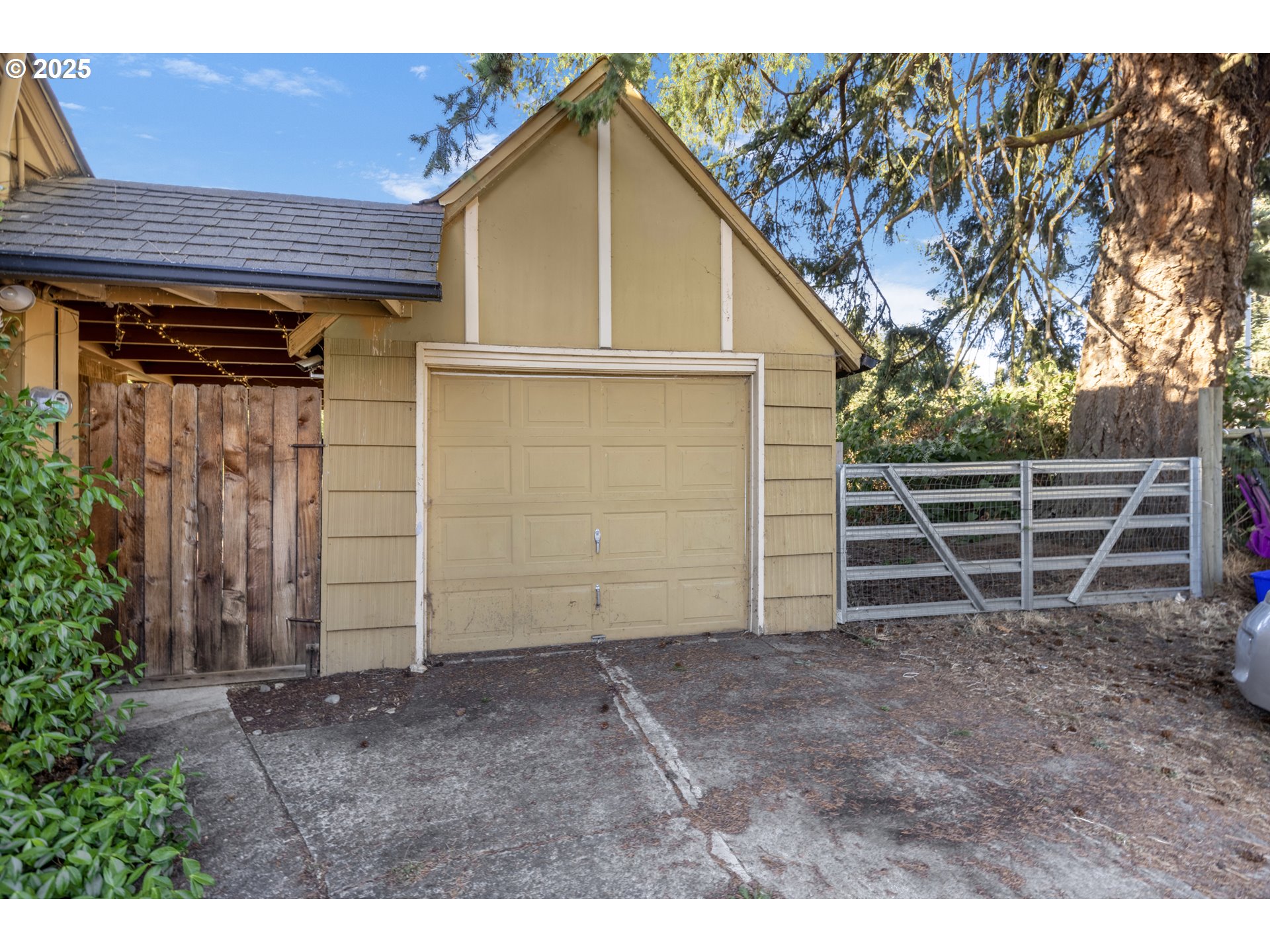 185 FERNDALE DR