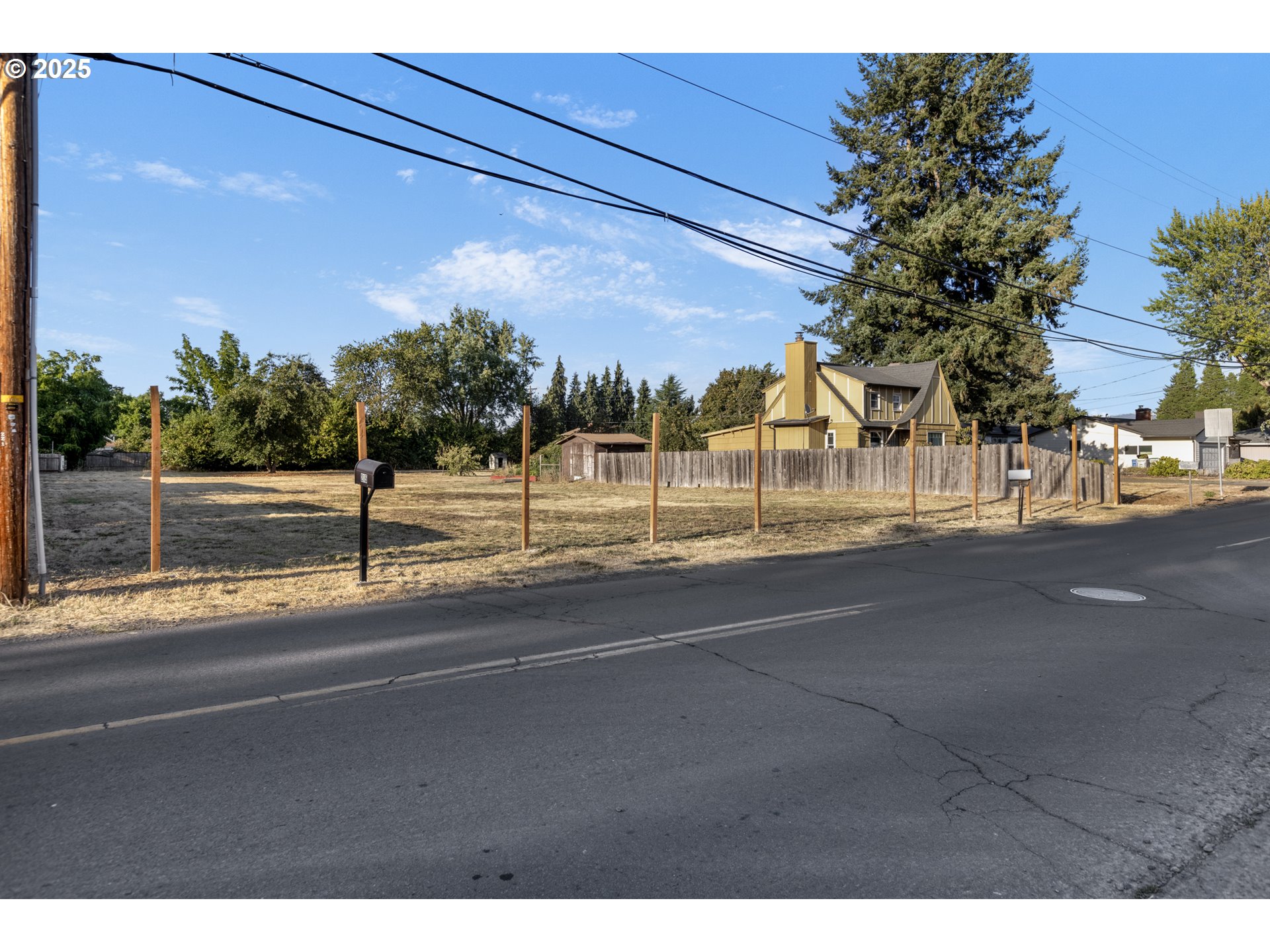 185 FERNDALE DR