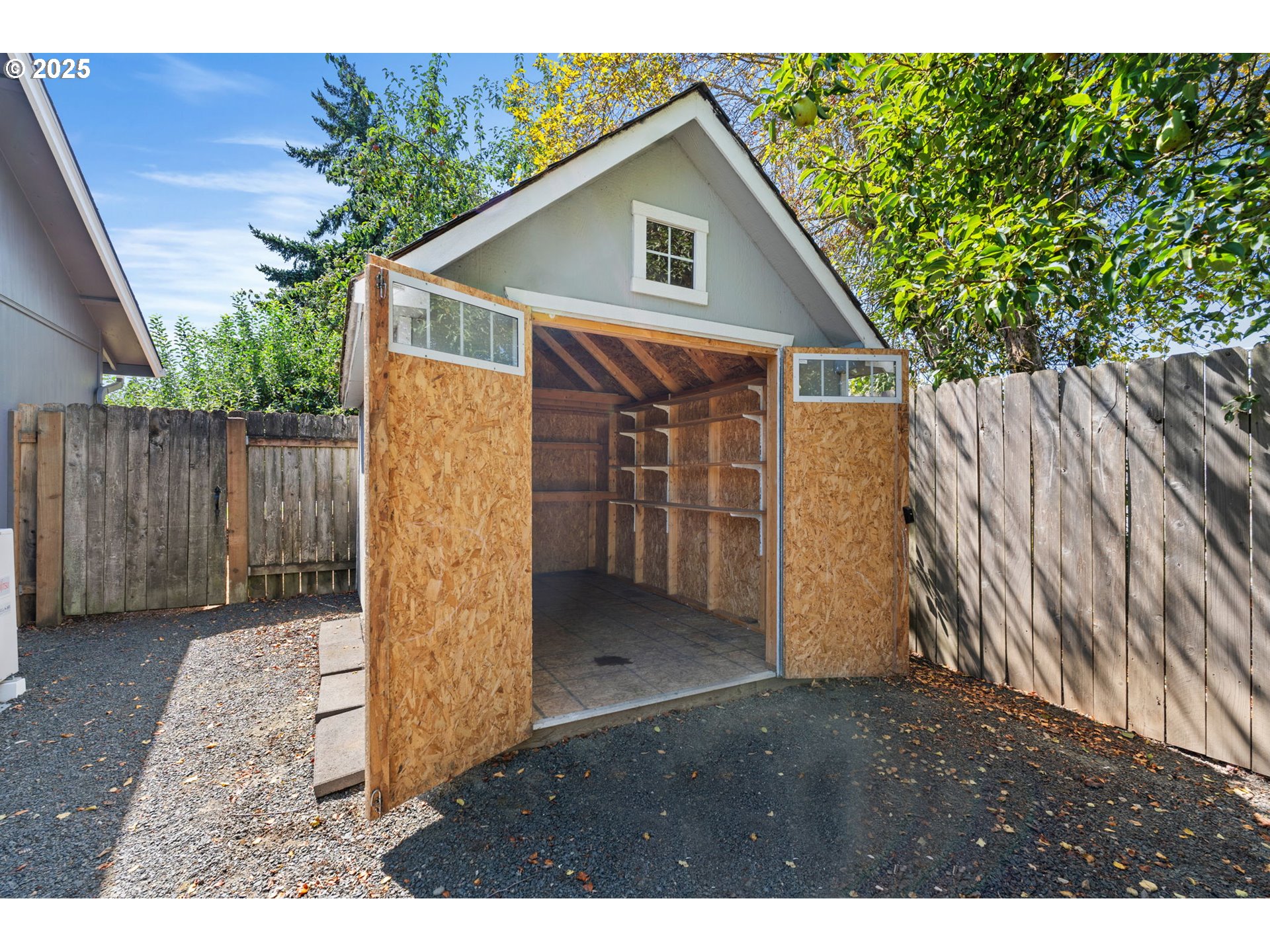 757 ARCADIA DR