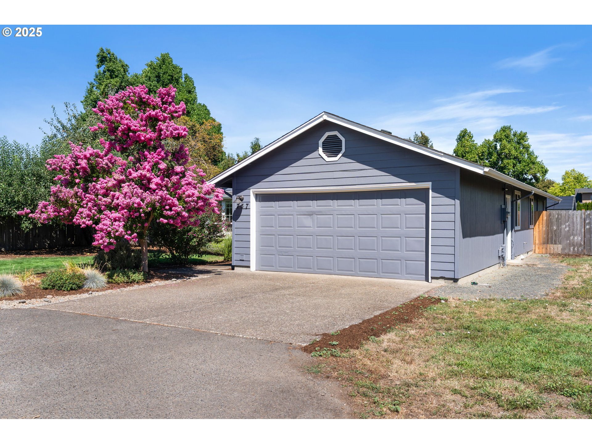 757 ARCADIA DR