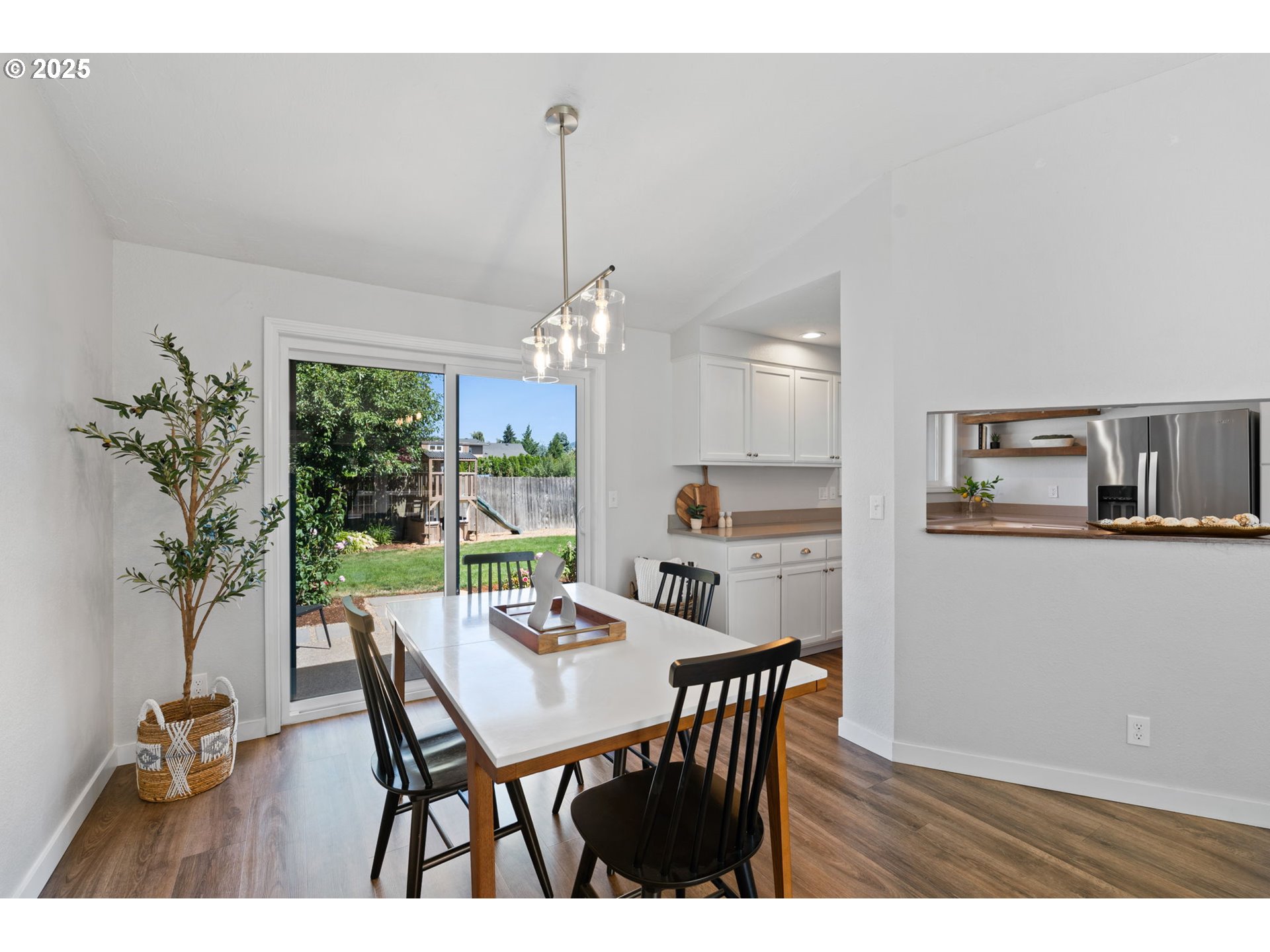 757 ARCADIA DR
