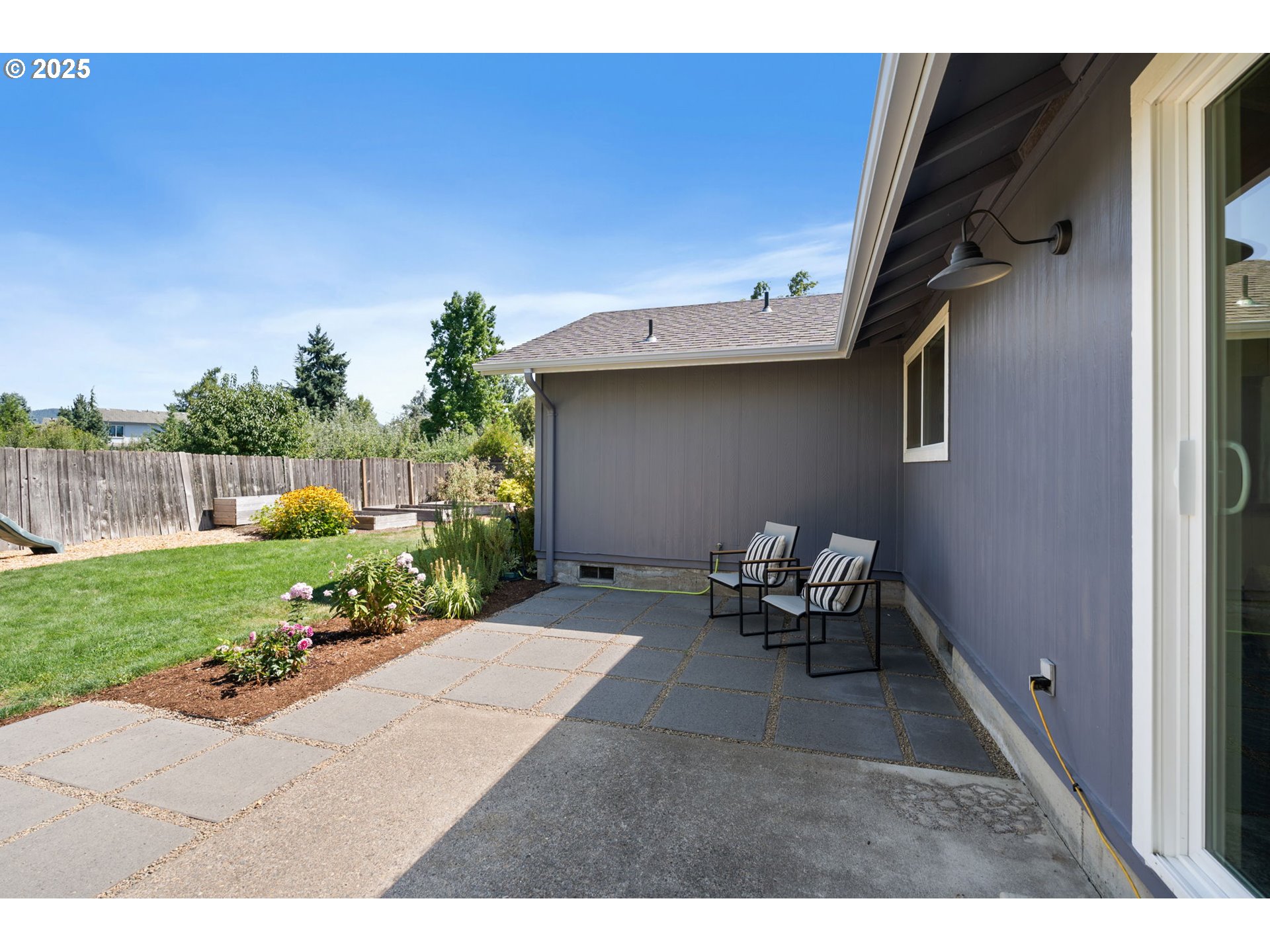 757 ARCADIA DR