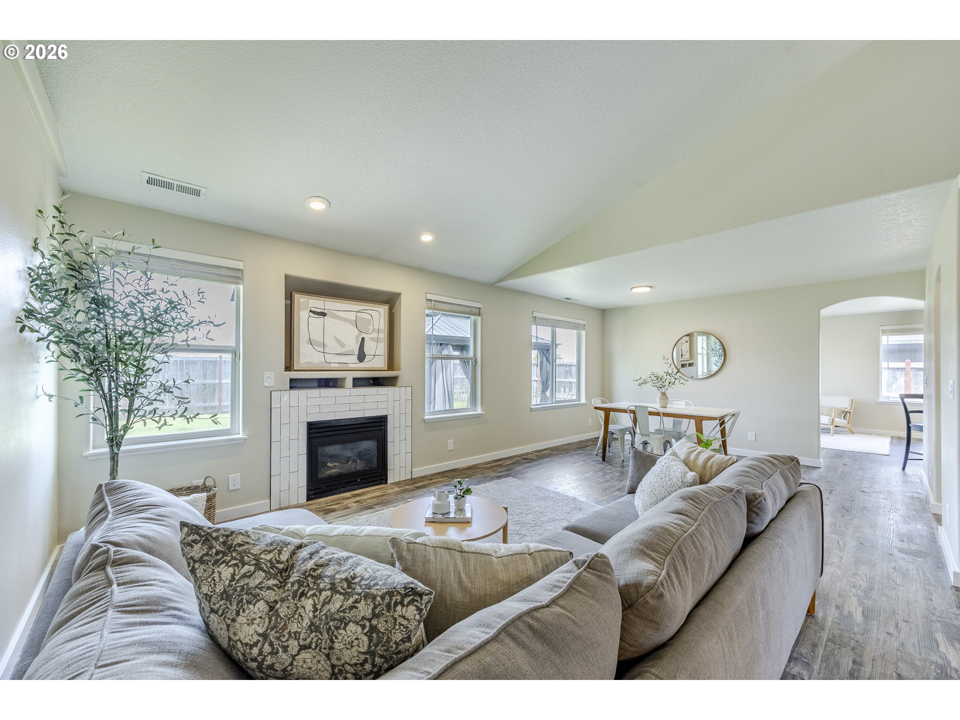 1580 IRON HORSE RD