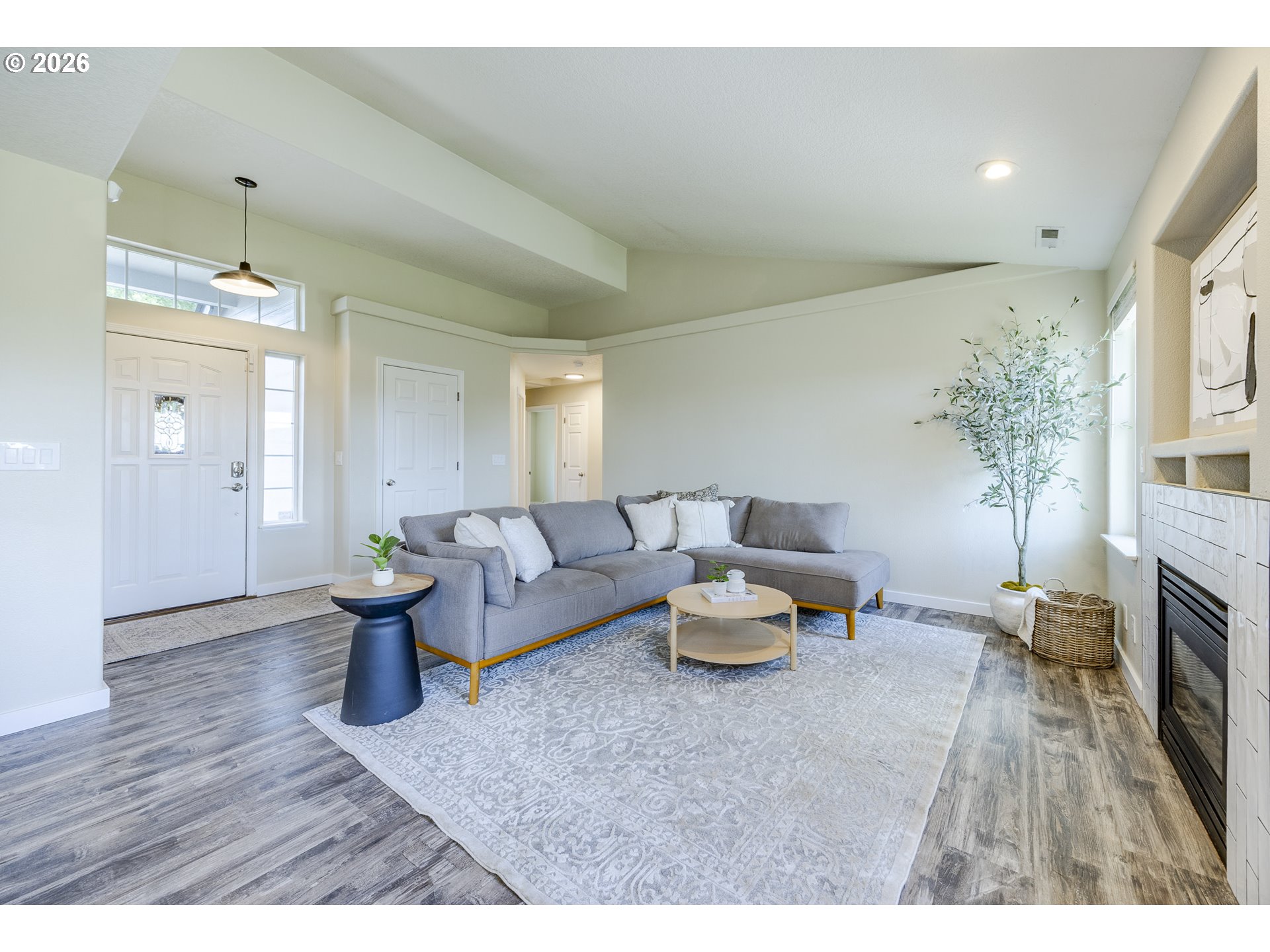 1580 IRON HORSE RD